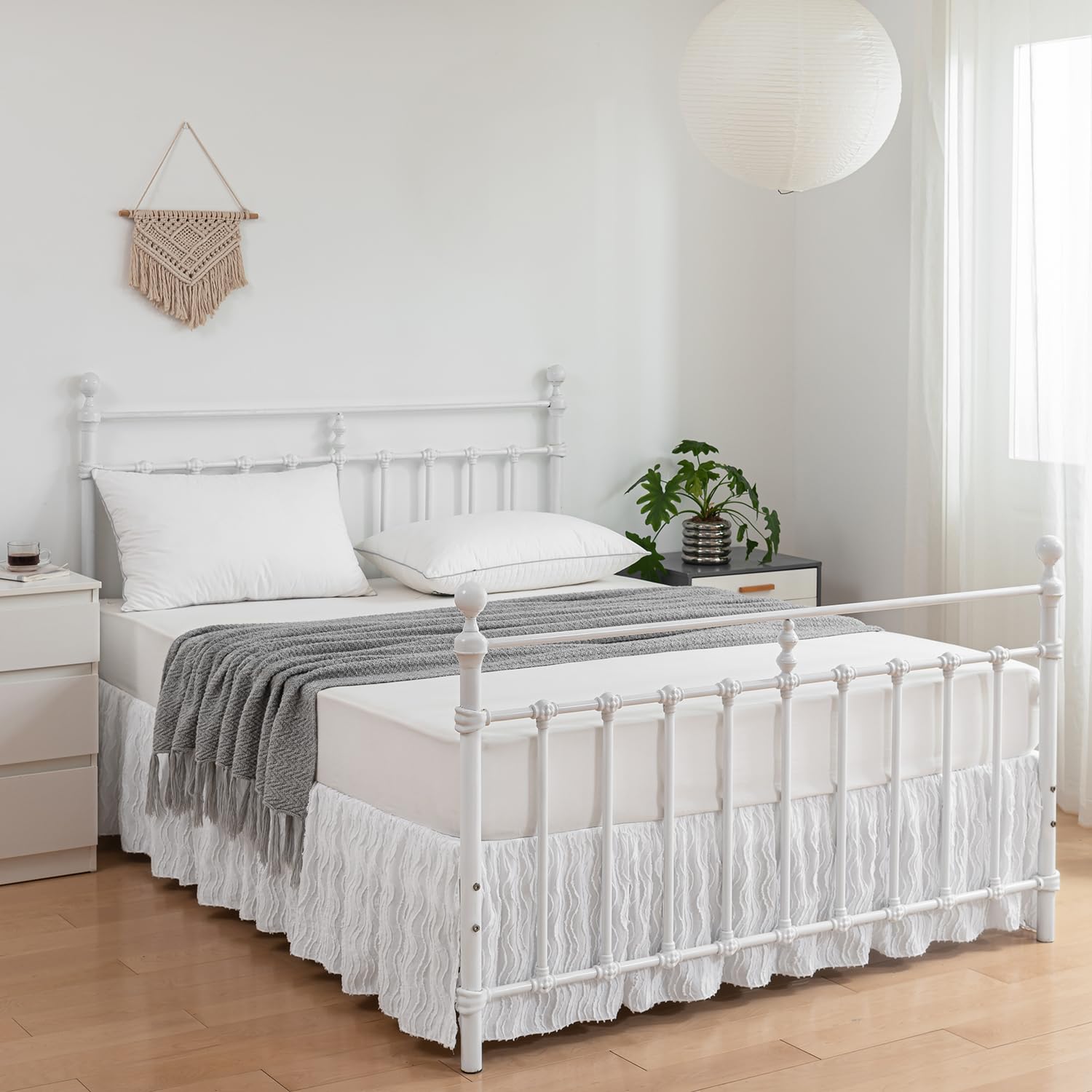 Wavy Tufted King Size Bed Skirt 18 Inch Drop - Ruffled Boho Style Split Corner Design - White Bedroom Decor for King Beds - Perfect for Bohemian & Coastal Bedroom Themes