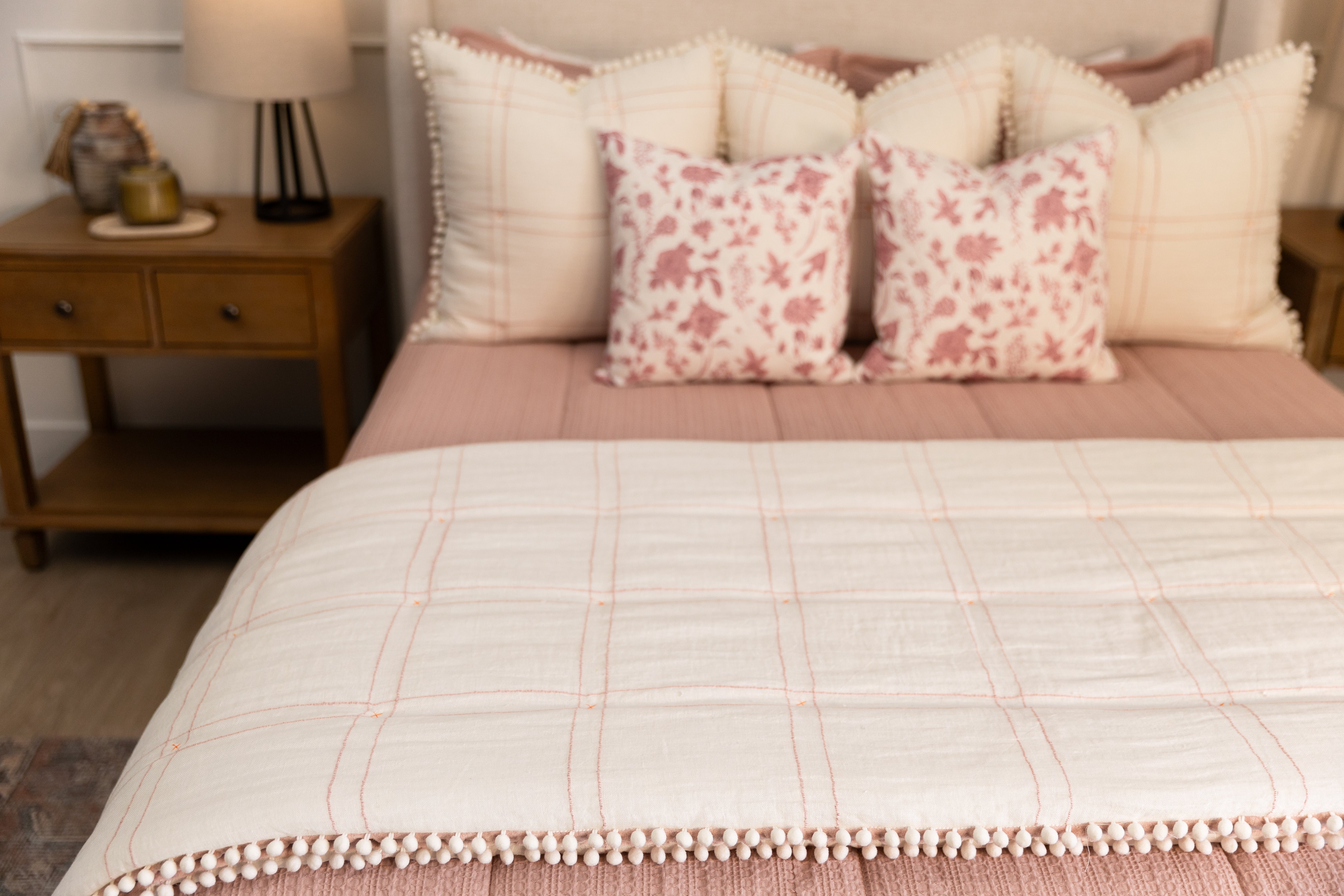 Soft & Cozy Miley Luxe Blanket - Premium Flannel Throw for Bed, Couch & Travel - Perfect for Winter, Gifts & Home Decor