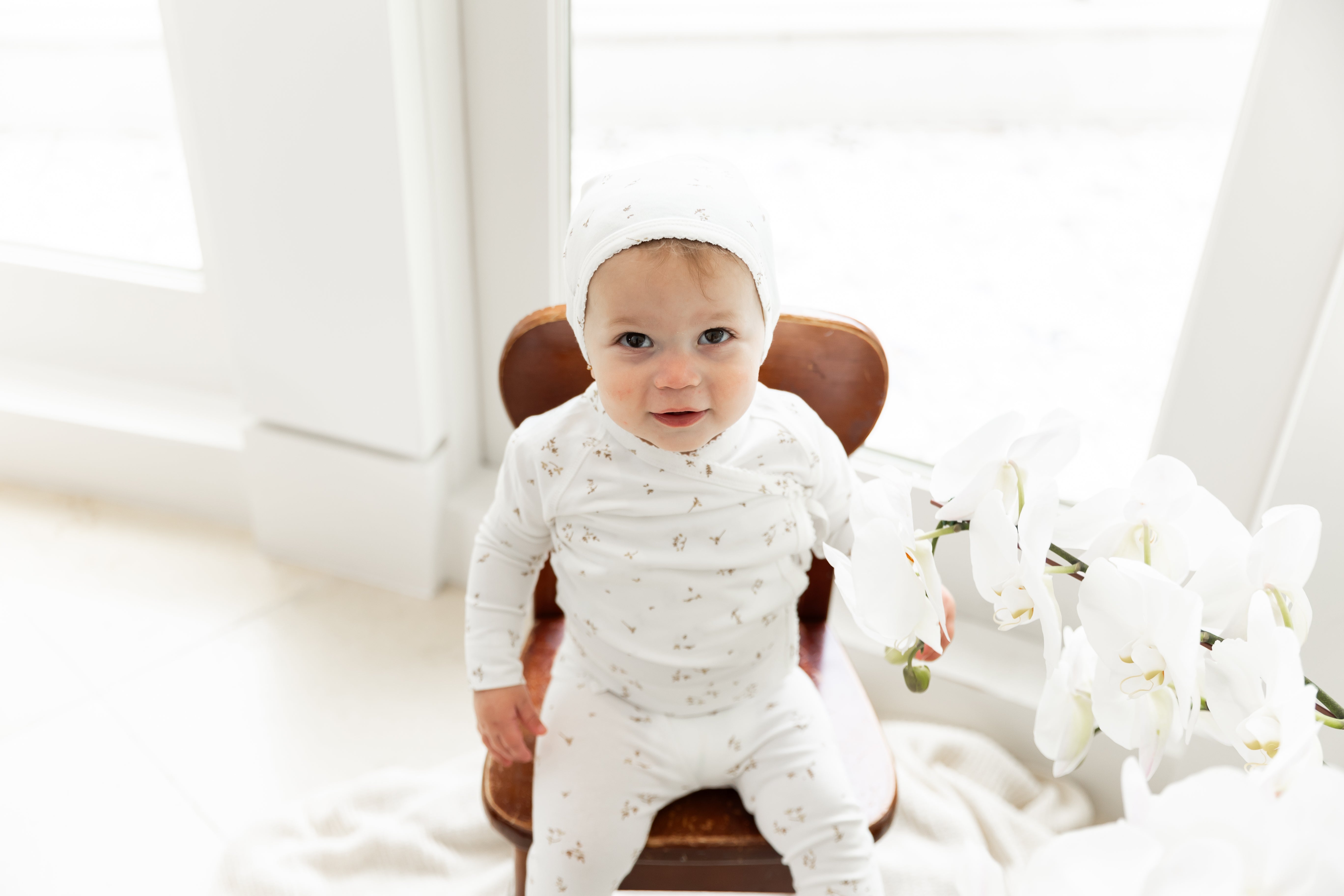 Off White 3-Piece Scallop Stitch Cotton Baby Clothes Set - Soft & Breathable Newborn Outfit for Photoshoots, Gift Giving & Special Occasions