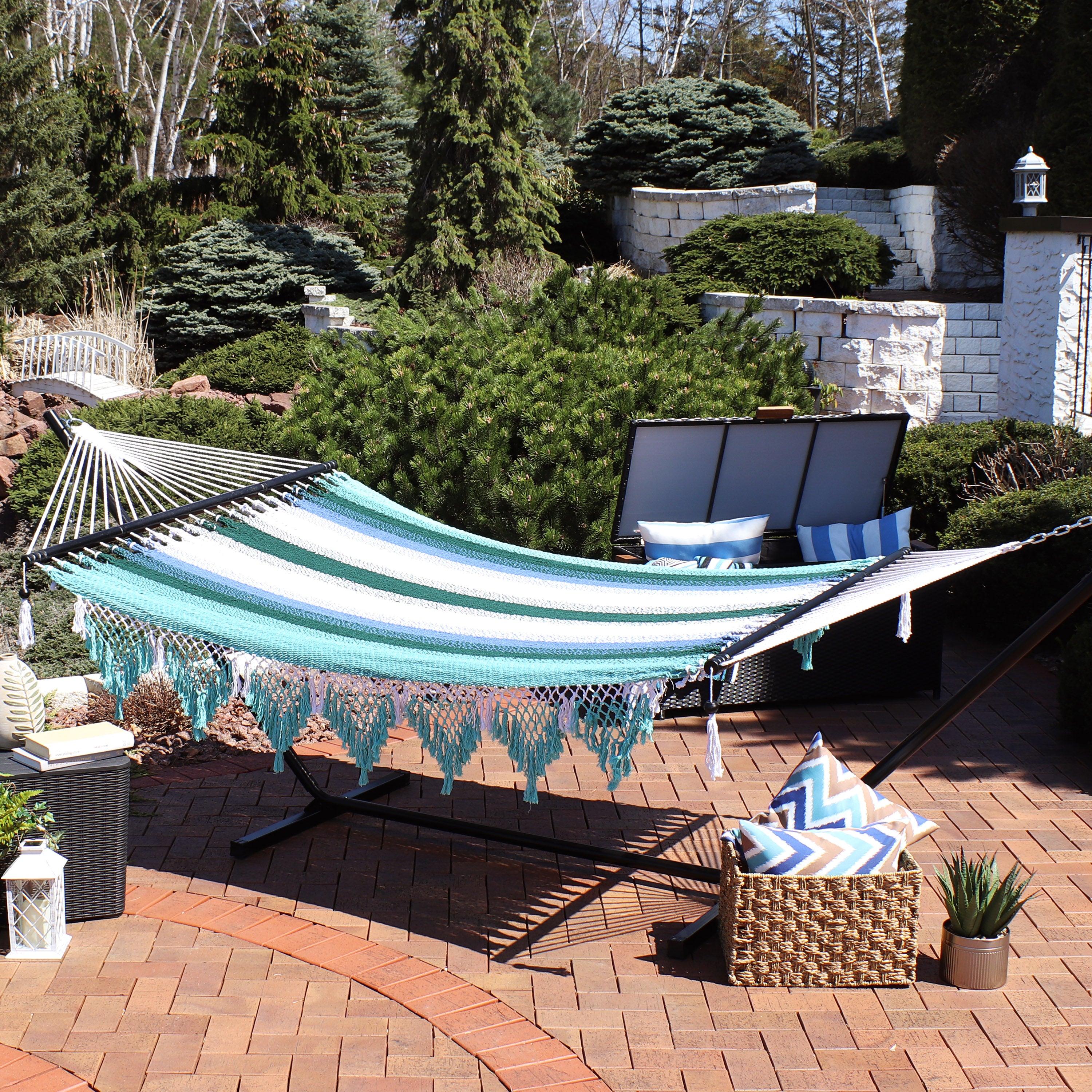 Sunnydaze Premium Woven Double Hammock with Spreader Bars - Durable Outdoor Hammock for Backyard, Camping & Beach Relaxation