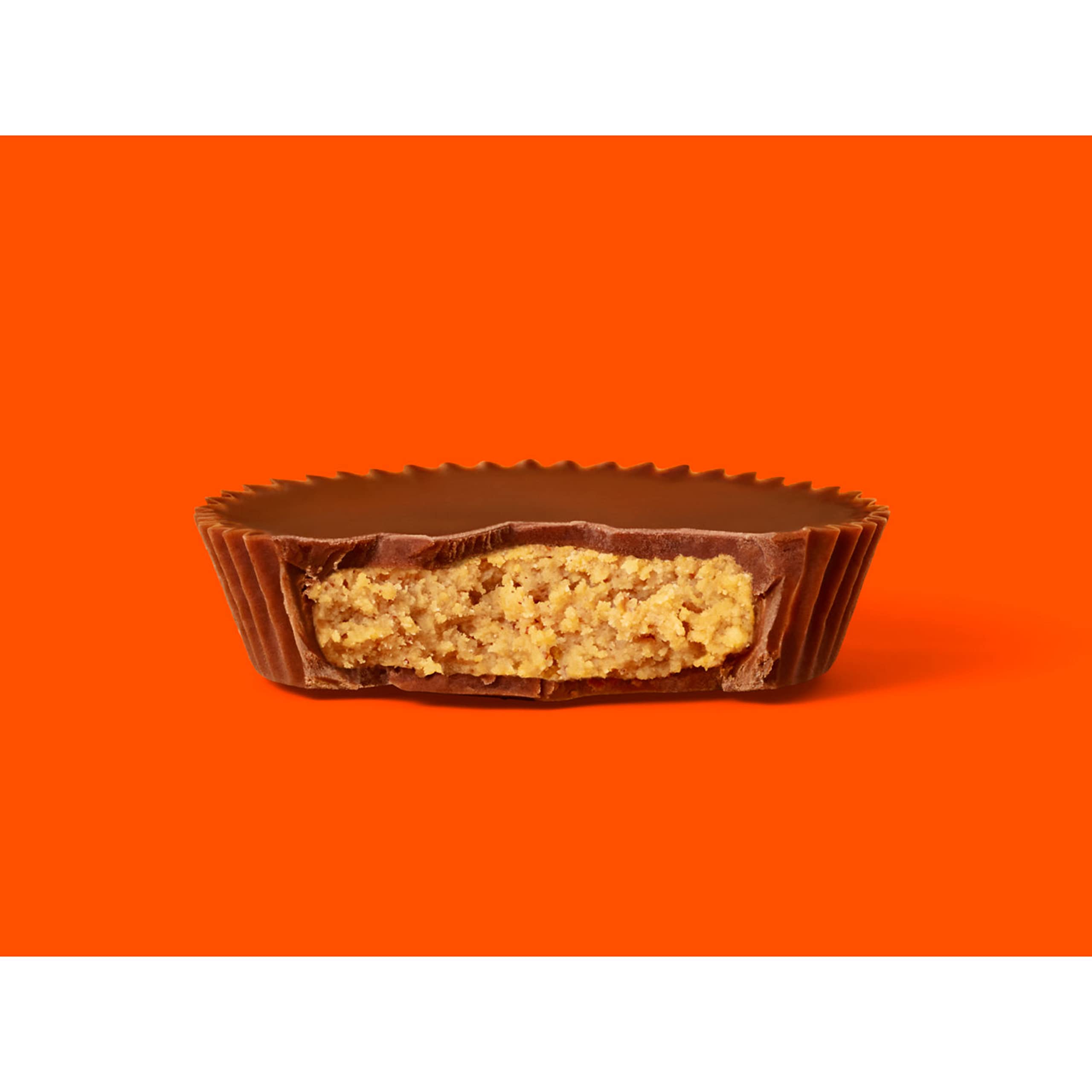 Reese's Milk Chocolate Peanut Butter Cups - 13.75 oz (25 Pieces) Candy Pantry Pack - Perfect for Halloween Treats, Party Favors & Office Snacks