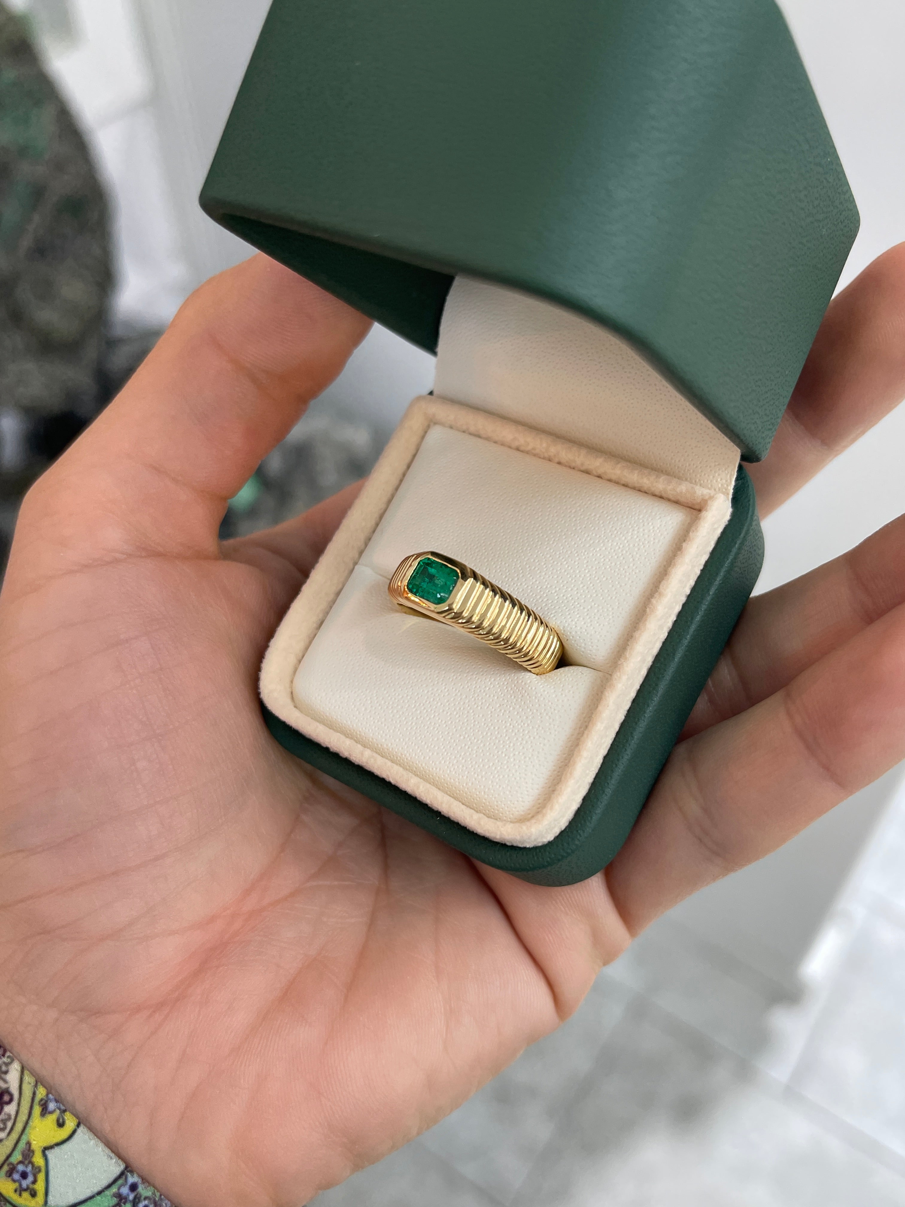 18K Yellow Gold Colombian Emerald Men's Ring - 0.81 Carat Ribbed Bezel, Size 9 | Luxury Wedding Band, Anniversary Gift for Him, Formal Jewelry for Special Occasions