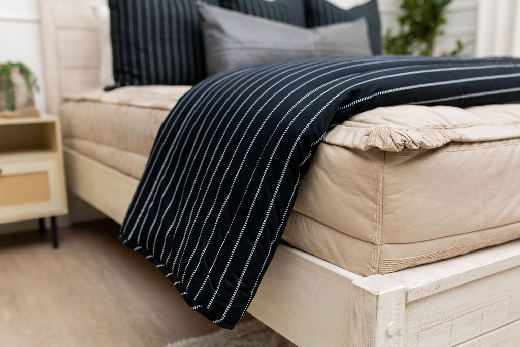 Bryant Soft Fleece Blanket - Ultra Cozy & Warm Throw for Bed, Couch, and Travel - Perfect for Winter Nights, Camping, and Gifts