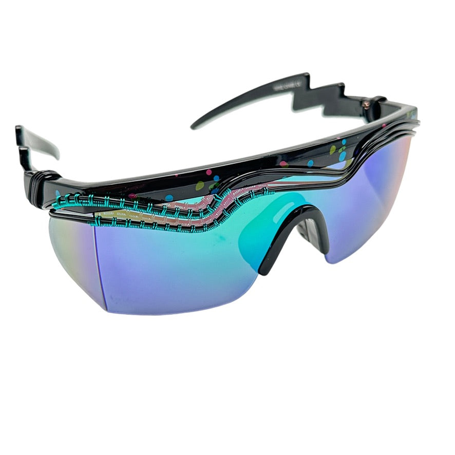 NEW WAVES Shield - Lightweight & Durable Protective Gear for Sports, Outdoor Activities & Safety - Perfect for Cycling, Motorcycling & Extreme Sports