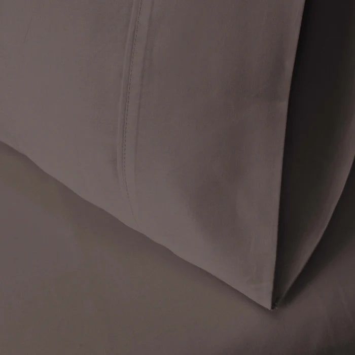 Luxury 700 Thread Count Egyptian Cotton Pillowcase Set - Ultra Soft & Breathable Bedding for Side Sleepers & Hot Sleepers - Perfect for Master Bedroom, Guest Room & Hotel Use