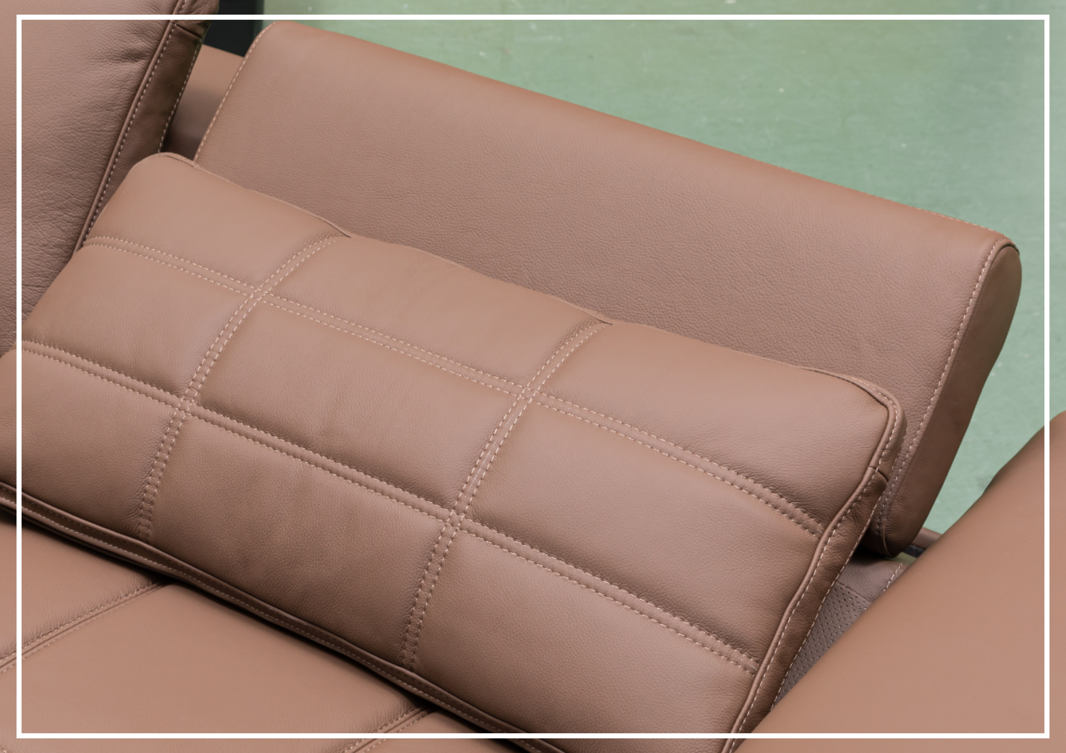 Klaussner Orlano 3-Seater Brown Leather Power Reclining Sofa - Comfortable Electric Recliner for Living Room, Home Theater & Family Room Relaxation