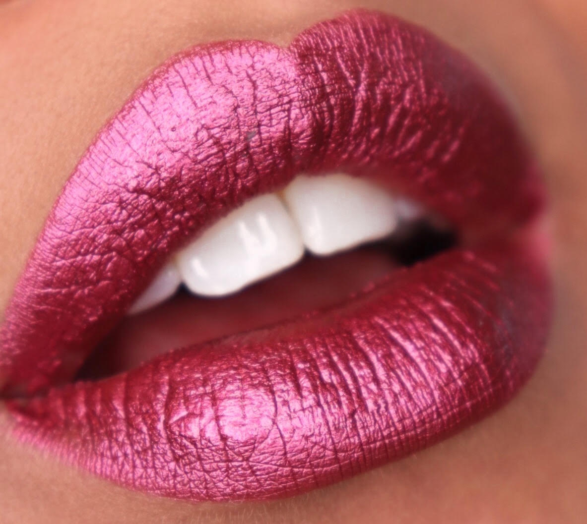 Smooch Magic Metallic Lipstick - Long Lasting Shimmer Lip Color for Women | Perfect for Parties, Date Nights & Special Occasions