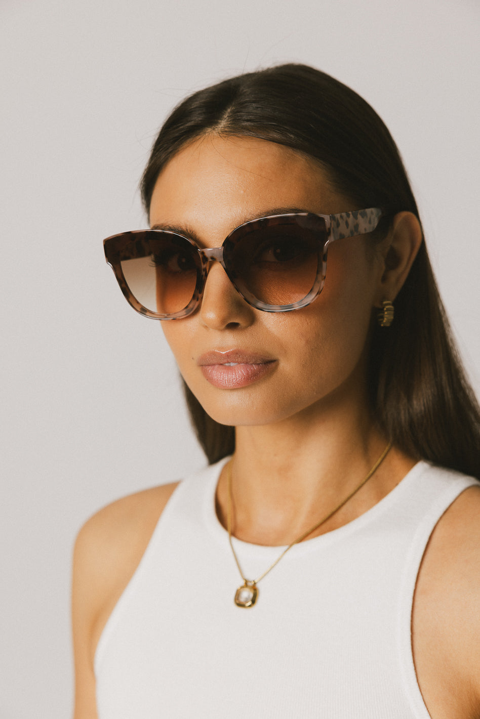 Anders Ombre Sunglasses for Women & Men - Trendy Gradient Lens UV Protection - Perfect for Beach, Driving & Outdoor Activities
