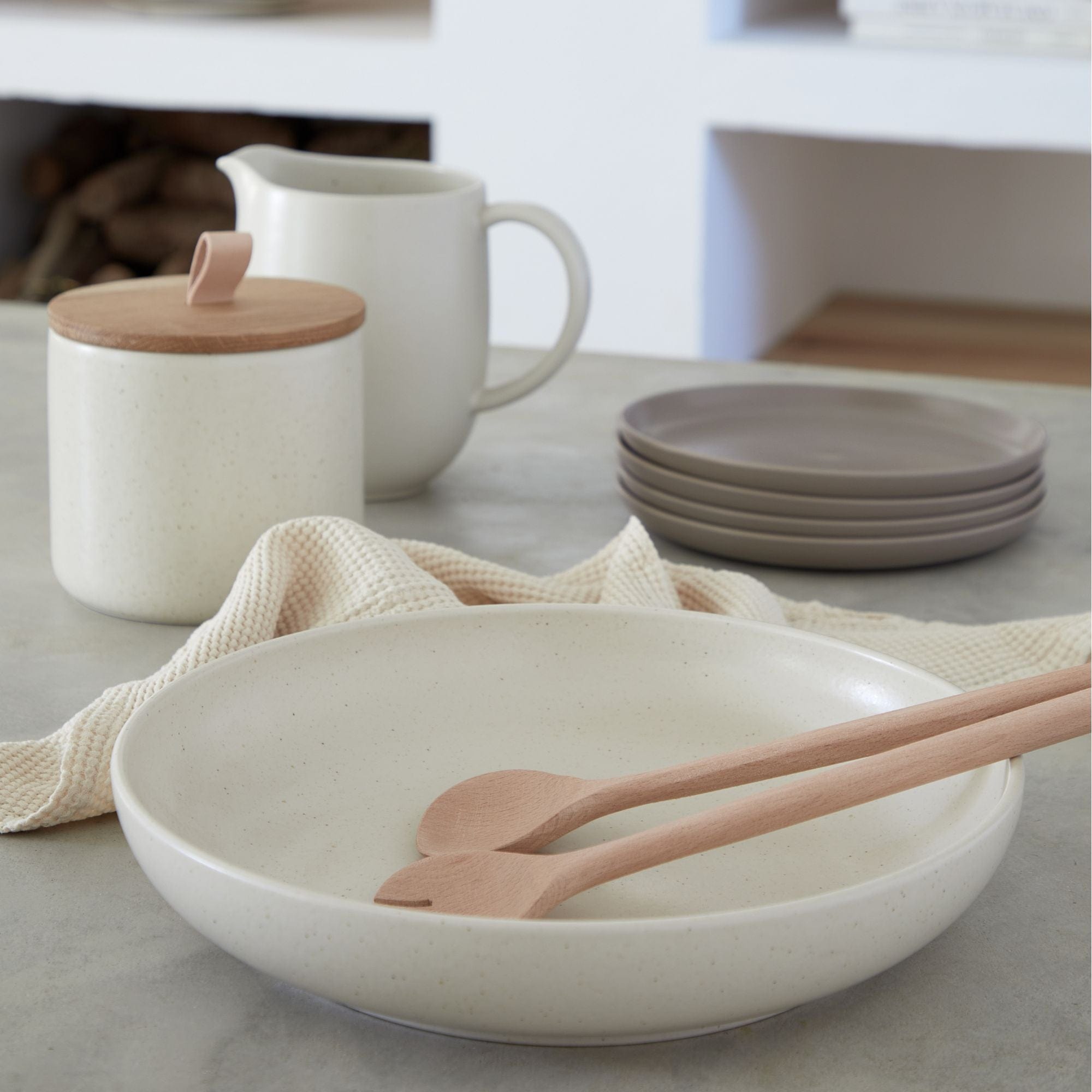 Casafina Pacifica 13-inch Serving Bowl - Elegant Ceramic Dish for Salads, Pasta & Entertaining - Perfect for Dinner Parties & Family Gatherings