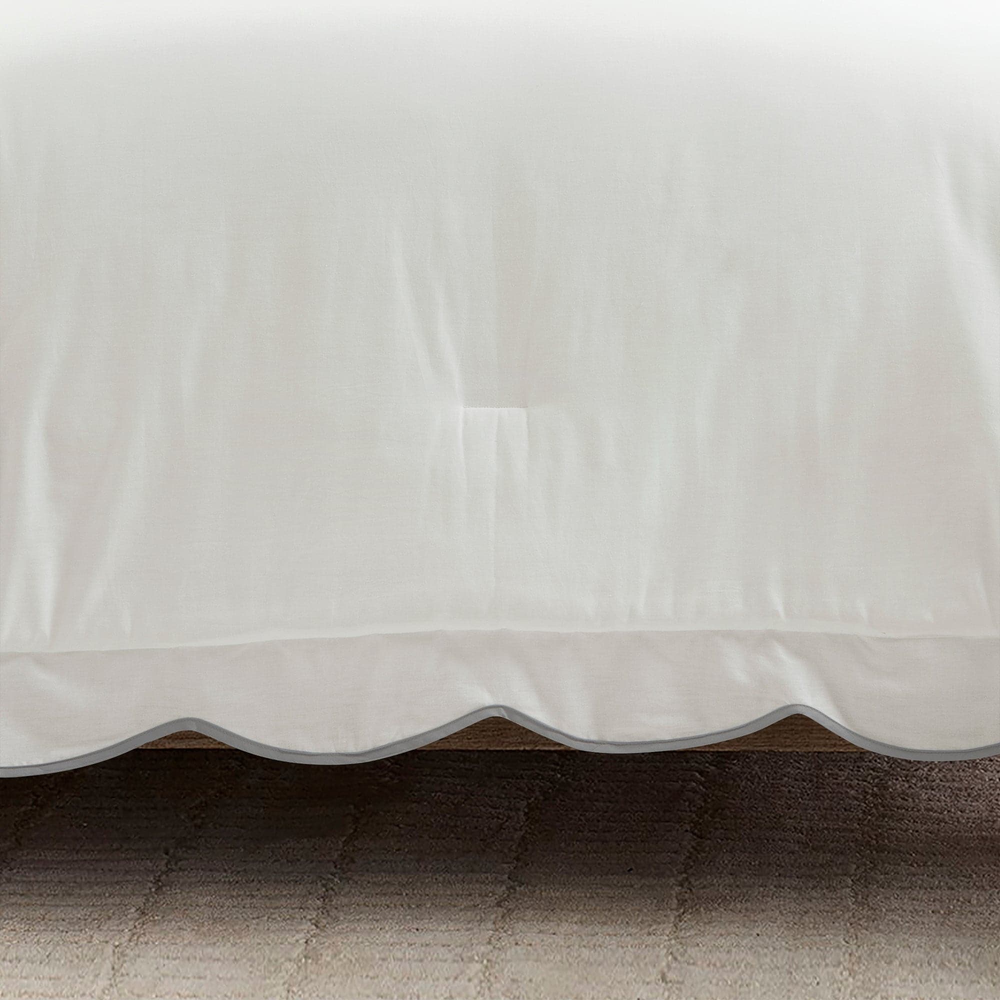 Coastal Chic Scalloped Edge 3-Piece Comforter Set - Queen Size Bedding with Duvet Cover & Pillow Shams - Perfect for Beach House, Guest Room or Master Bedroom Decor