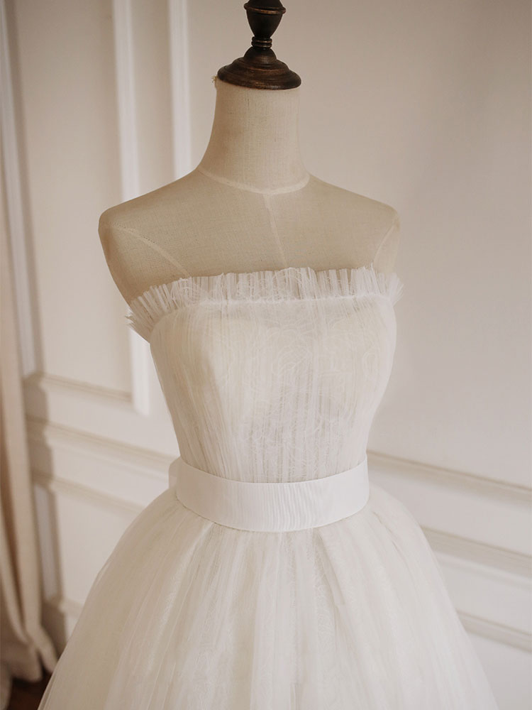 Elegant White Lace Tea Length Prom Dress - Tulle Bridesmaid Gown for Weddings, Parties & Formal Events