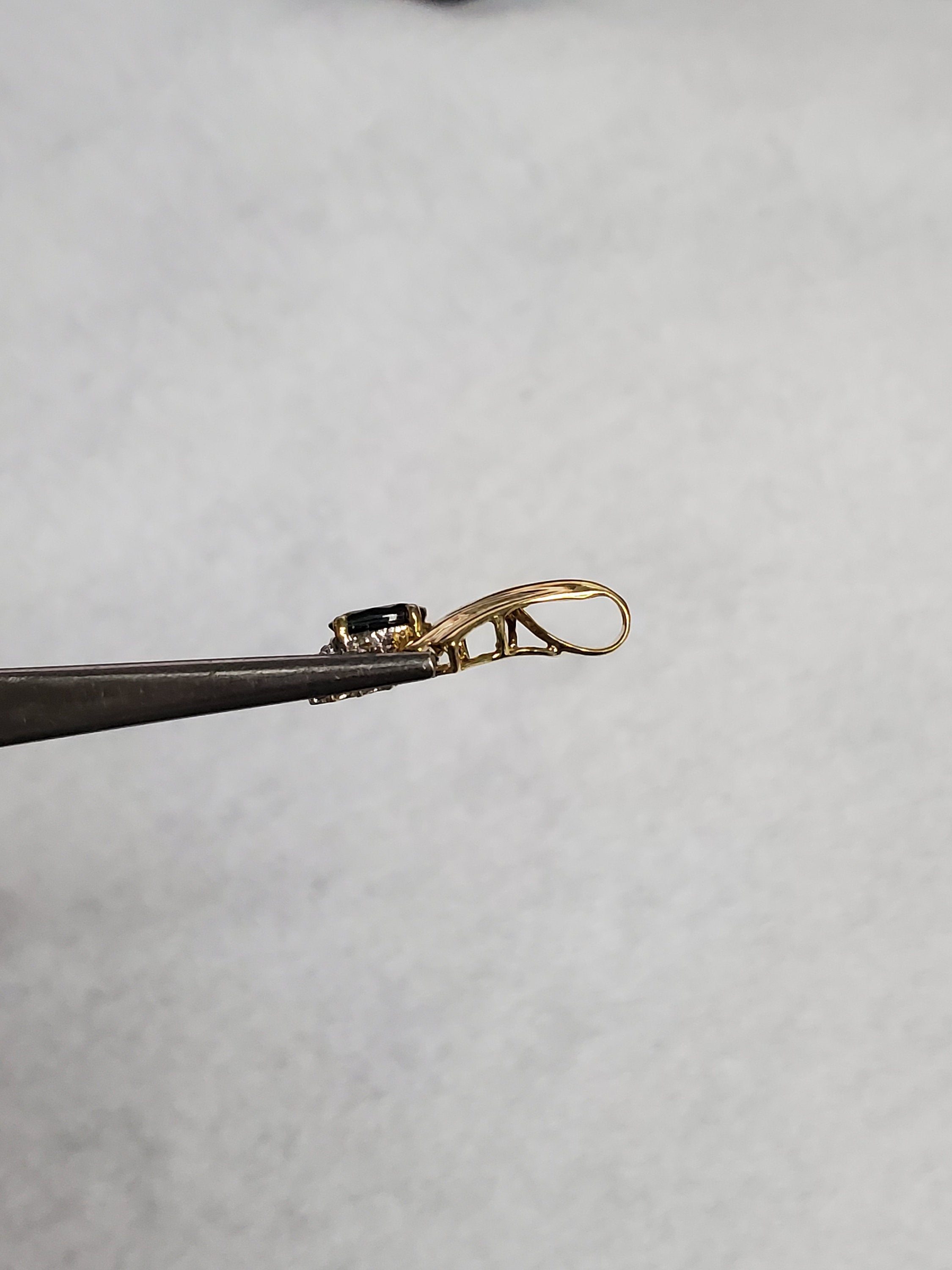 1.07cttw Oval Sapphire & Diamond Pendant in 14K Yellow Gold – Elegant Jewelry Gift for Women, Perfect for Anniversaries, Birthdays & Special Occasions