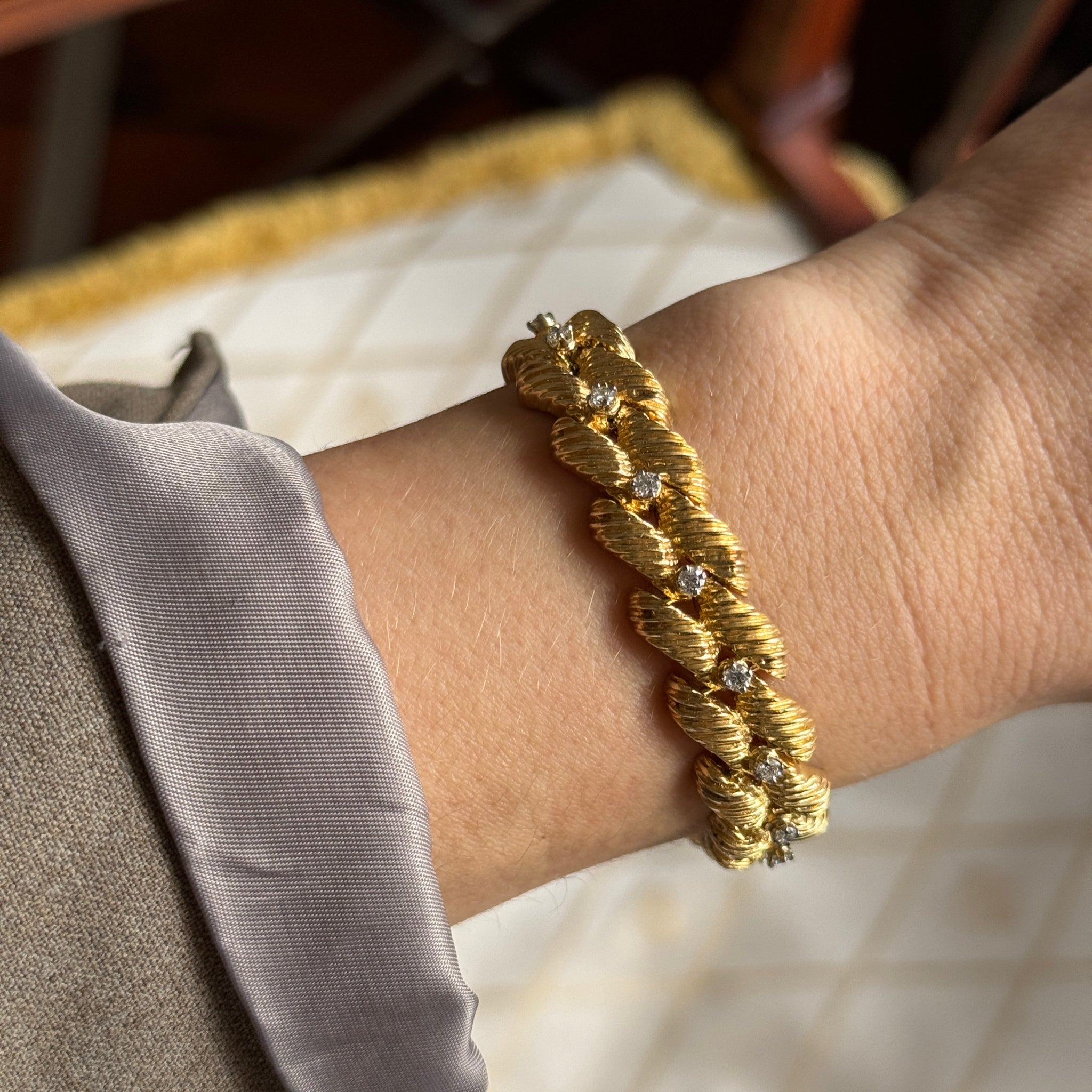Vintage 14K Yellow Gold Diamond Textured Bracelet for Women - Elegant Jewelry Gift for Anniversary, Birthday & Special Occasions
