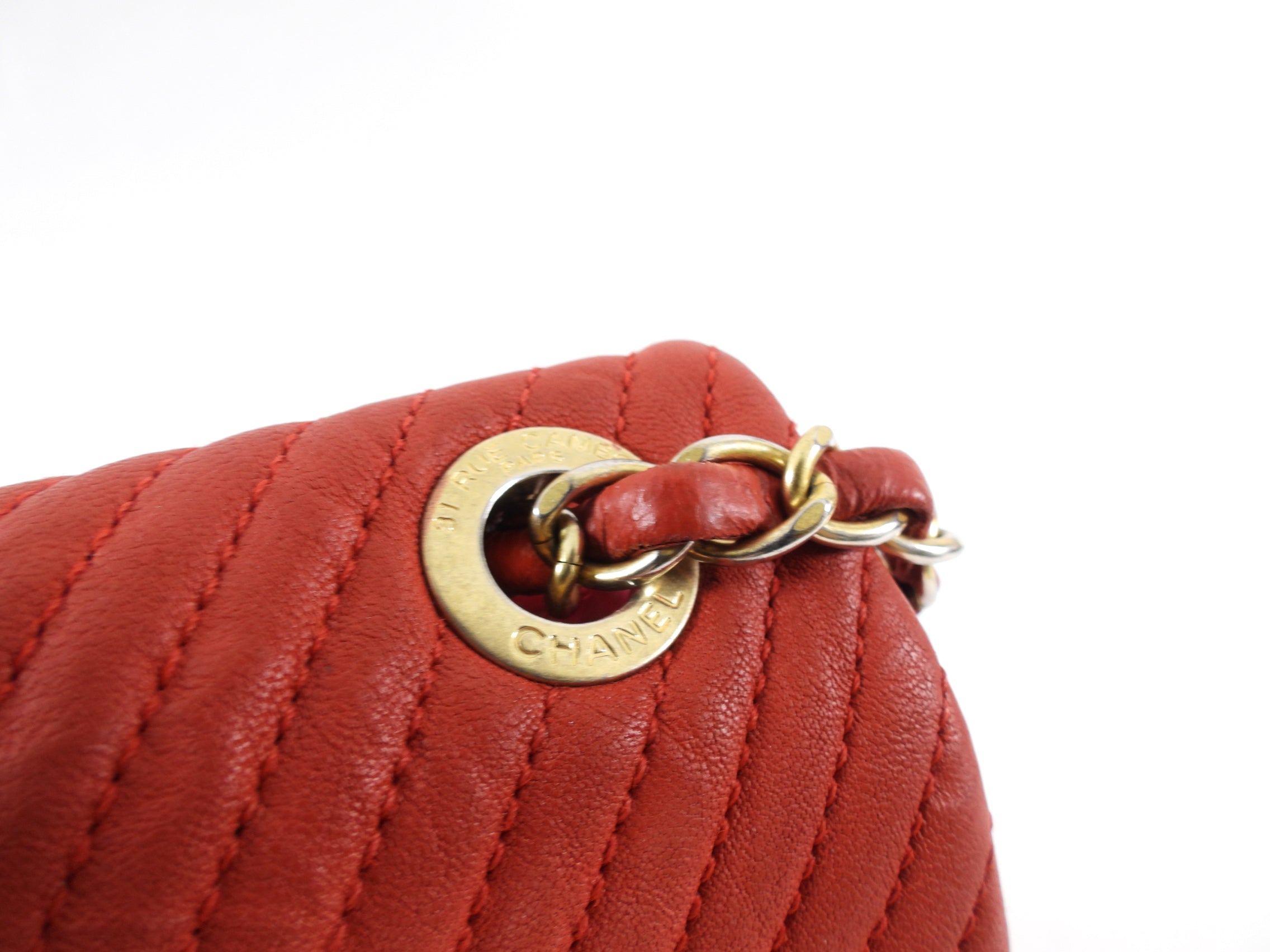 Chanel Chevron Quilted Small Flap Bag in Red - Luxury Crossbody Purse for Women, Perfect for Date Night & Special Occasions