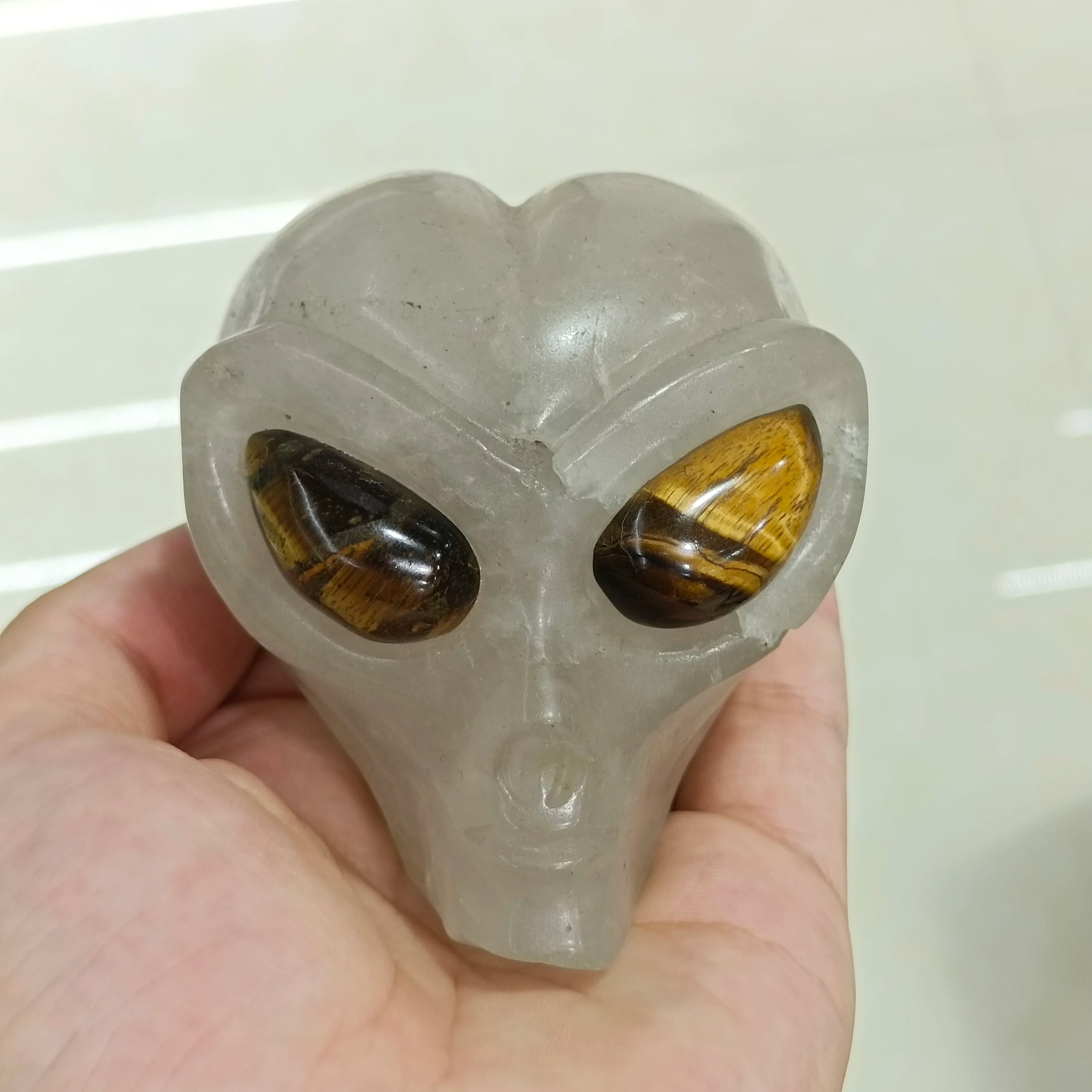 Alien Skull Obsidian Carving - Natural Healing Crystal Stone Statue for Home Decor, Meditation & Energy Work | Handcrafted Quartz Gemstone Collection Figurine for Spiritual Gifts & Yoga Space
