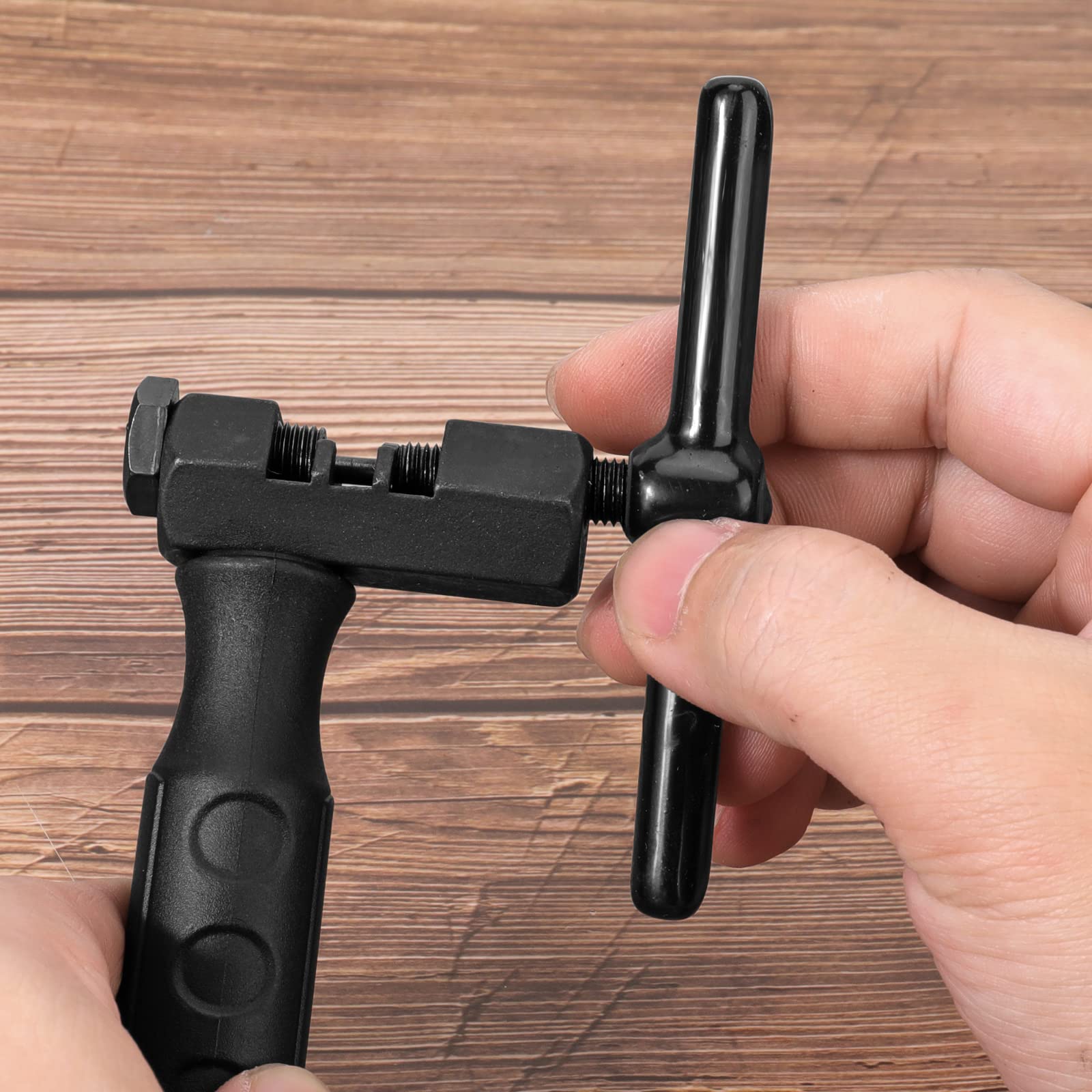 Oumers Universal Bike Chain Breaker Tool - Durable Bicycle Chain Cutter for 7/8/9/10/11 Speed Chains with Replaceable Pins - Perfect for Road Bikes, Mountain Bikes & Cycling Maintenance