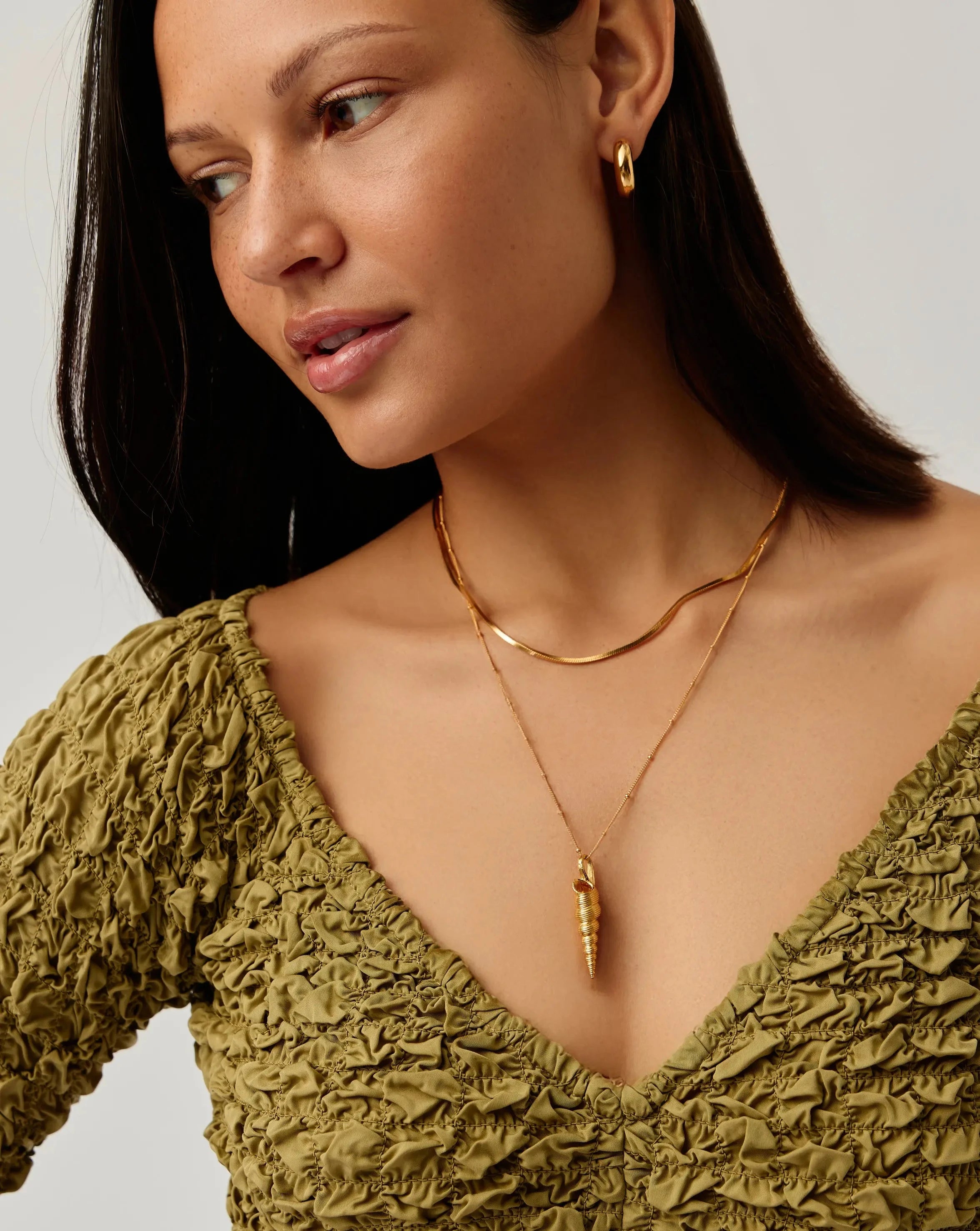 Shell Ridge Pendant Necklace - 18k Gold Plated Women's Jewelry | Elegant Layering Necklace for Everyday Wear, Gift Giving & Special Occasions