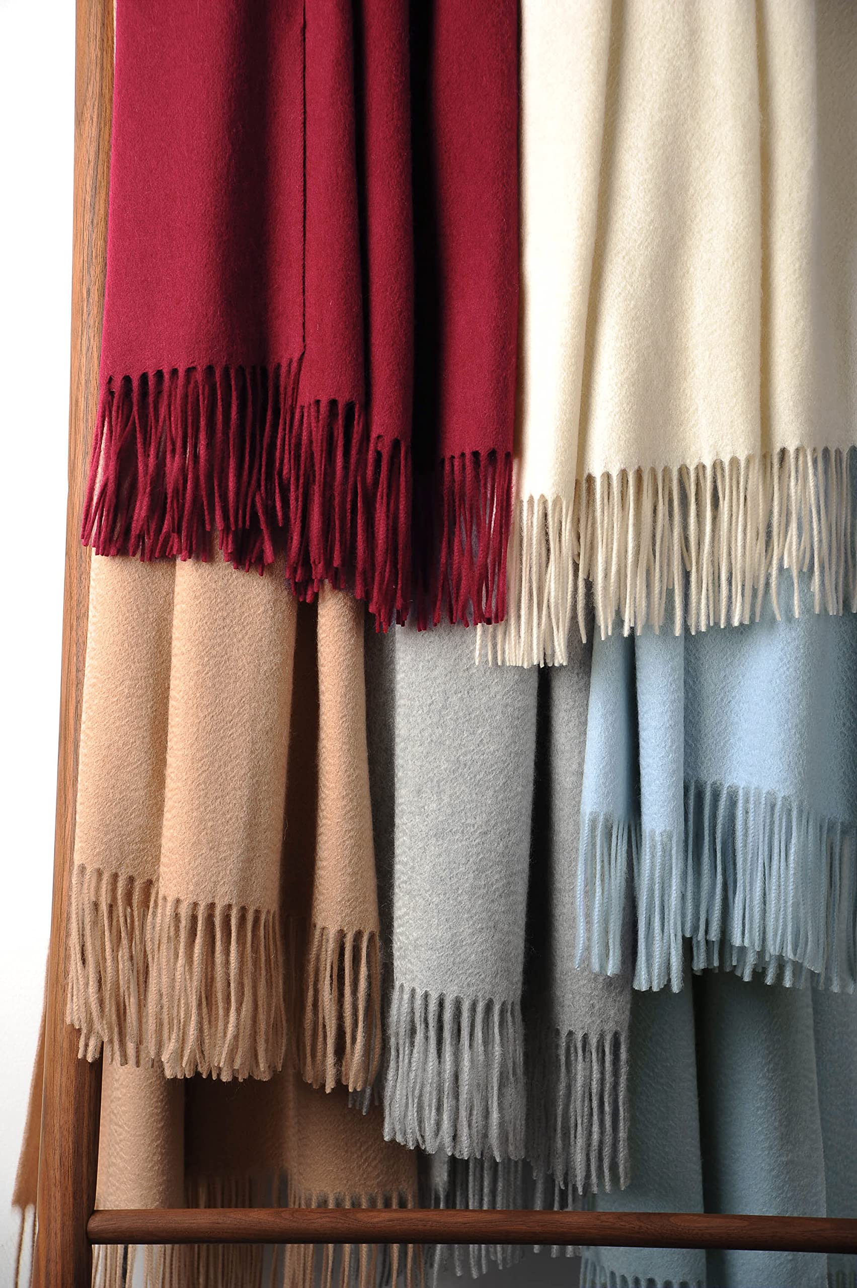 100% Pure Cashmere Throw Blanket - Soft Luxury Blanket for Sofa, Bed & Travel - Classic Design with Gift Box (Light Heather Grey) - Perfect for Cozy Evenings, Gifts & Home Decor