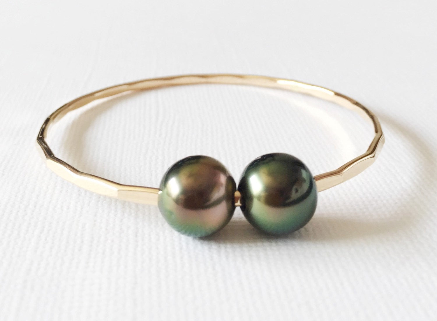 Bangle Ani (B232) - Stylish Women's Fashion Bracelet for Casual Wear, Parties & Special Occasions | Trendy Jewelry Accessory