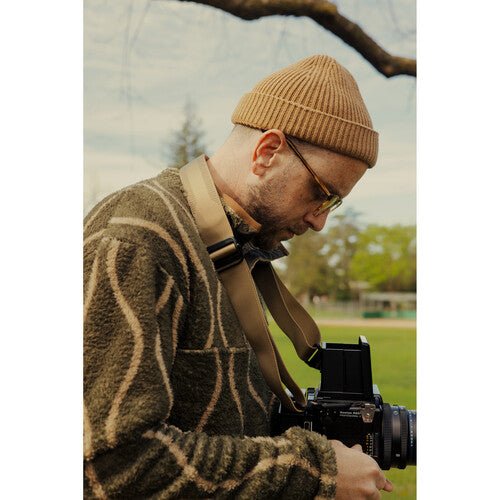 Peak Design Slide Camera Strap (Coyote Brown) - Adjustable & Comfortable Shoulder Strap for DSLR & Mirrorless Cameras - Perfect for Travel, Hiking & Photography Enthusiasts