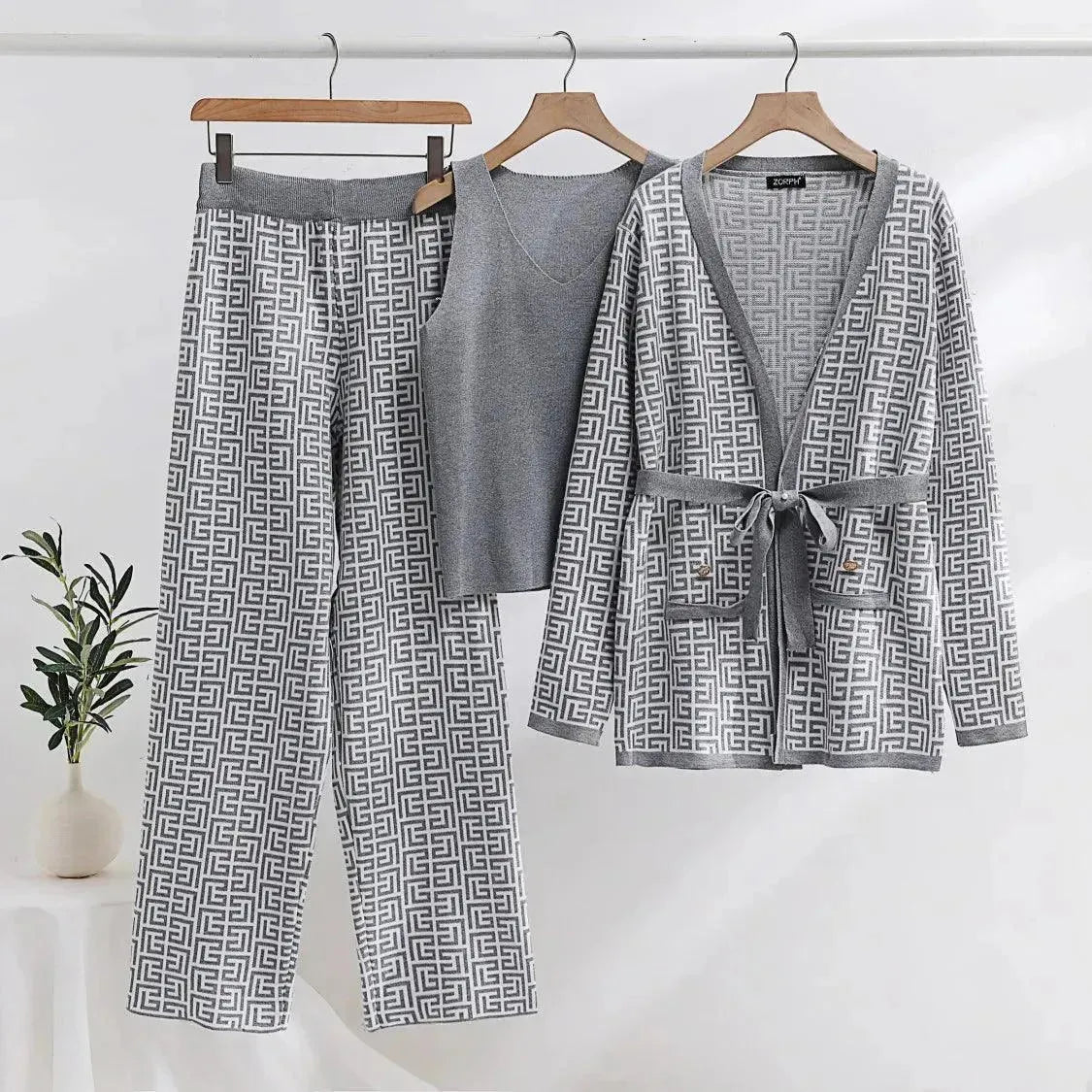 Stylish Women's Geometric Print Tailored Three Piece Pants Suit - Office Wear & Casual Outfits for Work and Social Events