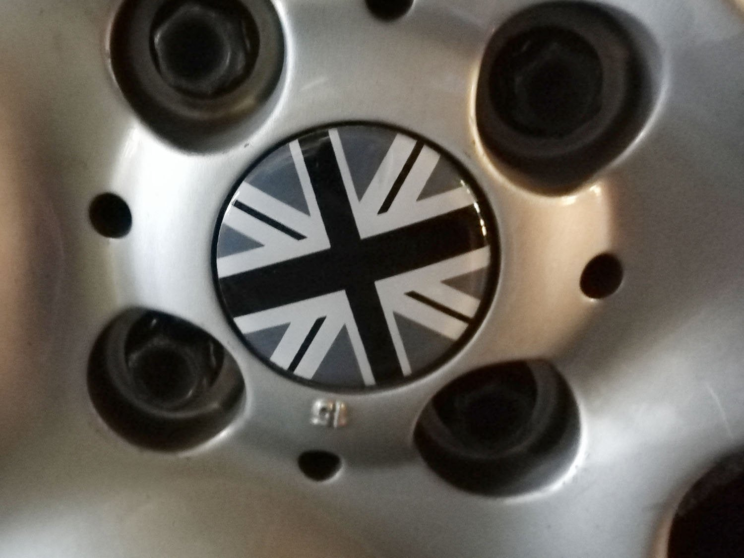 4-Pack Black & Grey Union Jack UK Flag Wheel Center Cap Covers for MINI Coopers - British Style Hubcaps for MINI Cooper S, Clubman, Countryman - Perfect for Car Enthusiasts & UK Pride Accessories
