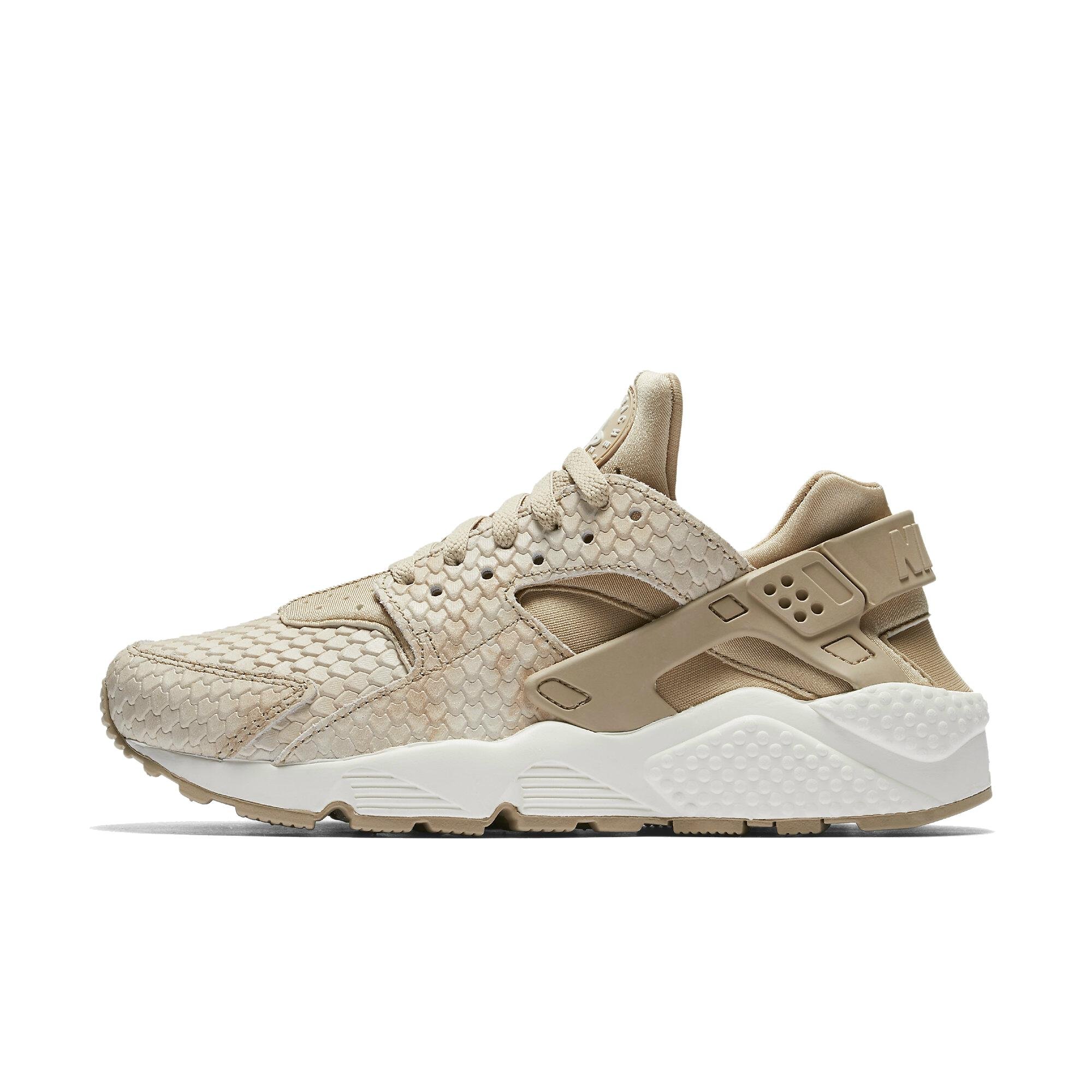 Nike Women's Air Huarache Running Shoes - Lightweight Comfortable Athletic Sneakers for Women | Perfect for Jogging, Gym Workouts & Casual Wear