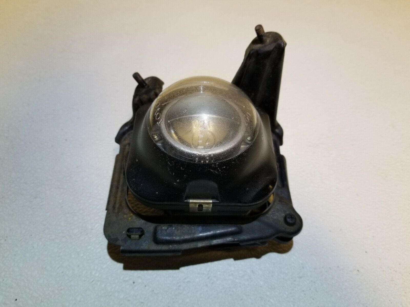 Toyota Celica Fog Light Replacement 00-05 - OEM #107 - Perfect for Night Driving & Bad Weather Visibility