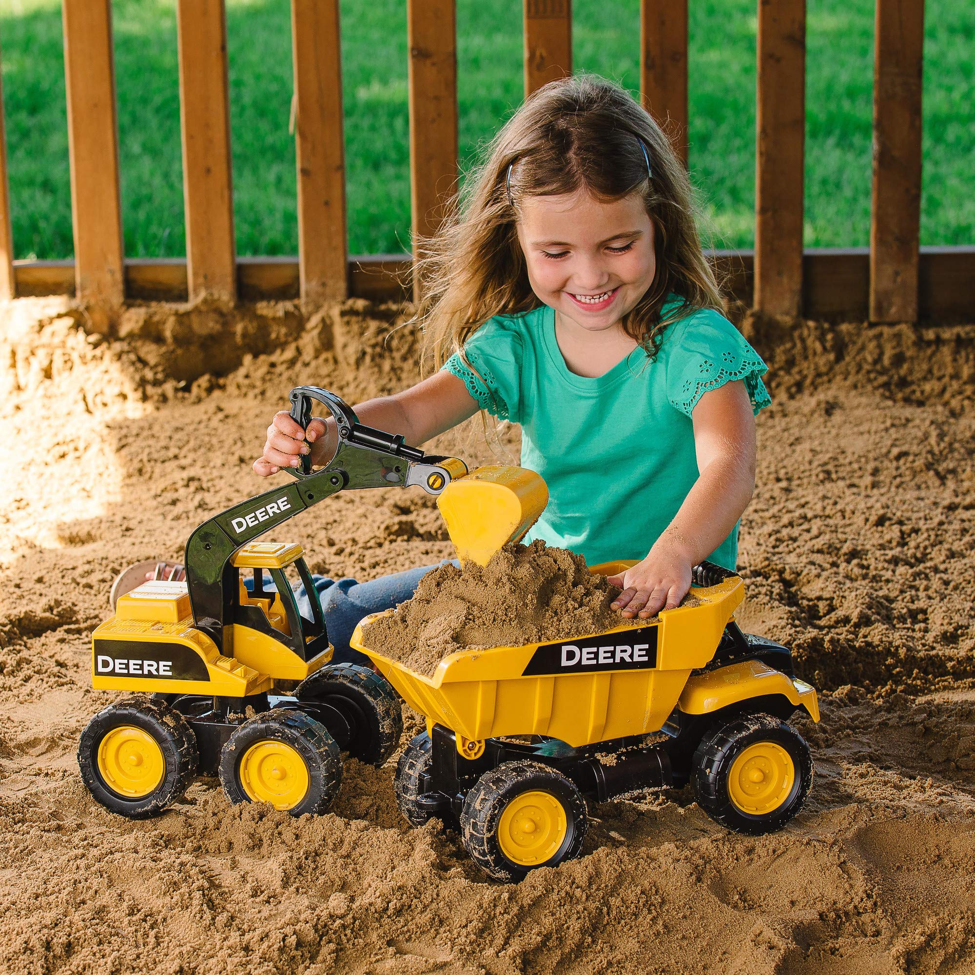 John Deere Big Scoop Dump Truck Toy - 15 Inch Large Construction Vehicle with Tilting Dump Bed - Outdoor Sandbox Toys for Kids Ages 3+ - Perfect for Sand Play, Backyard Fun & Construction Pretend Play