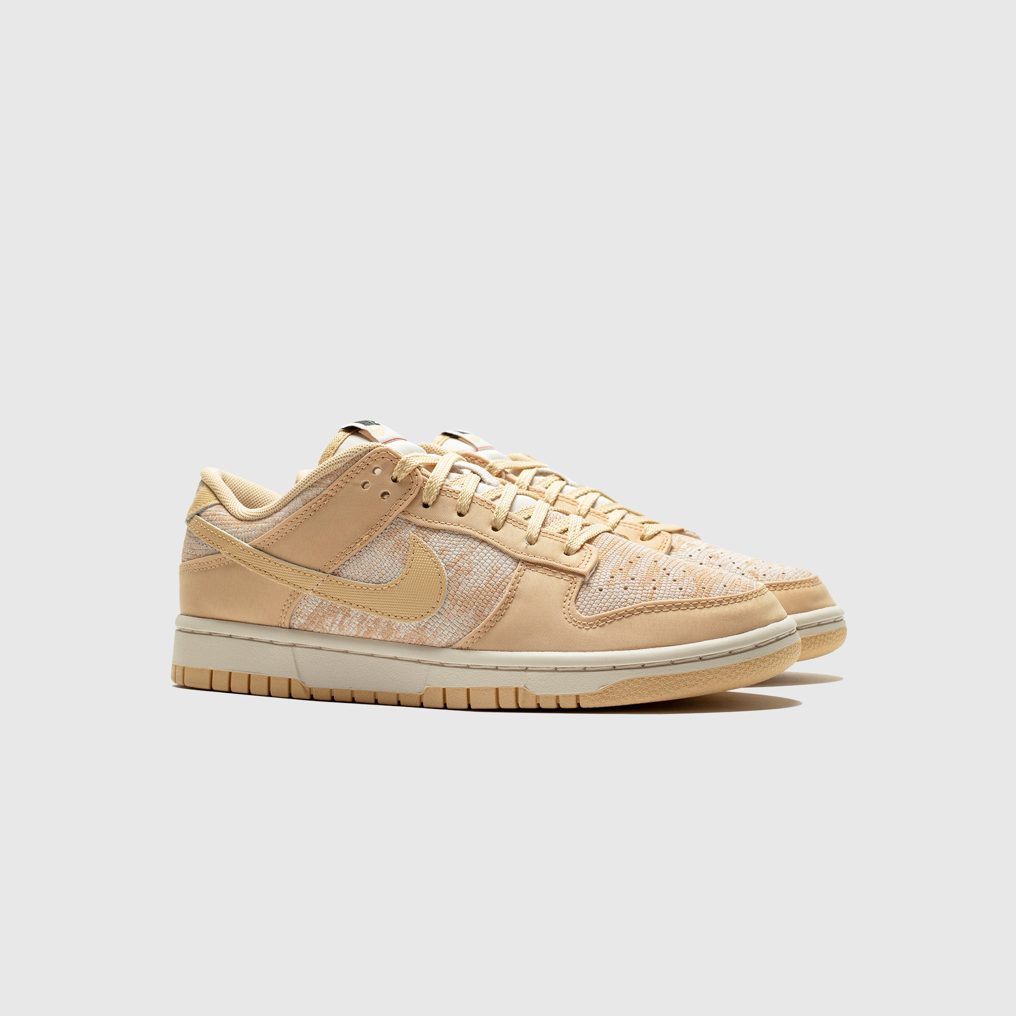 Nike WMNS Dunk Low 