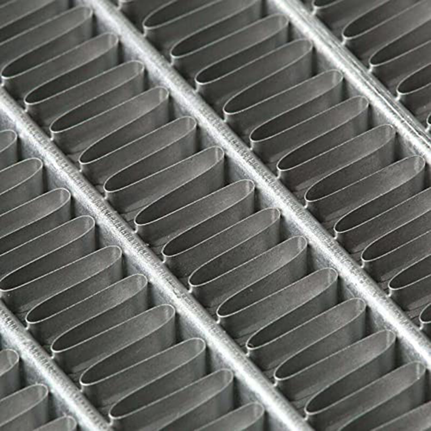 High-Performance 3-Row Full Aluminum Radiator Compatible with 1966-1969 Ford Falcon, 1969-1970 Mustang, 1968-1969 Torino, 1970-1977 Maverick, 1966-1973 Mercury Comet, 1970 Cougar - Includes Fan Shroud & Thermostat Relay Kit - Perfect for Classic Car Restoration & Hot Rod Upgrades