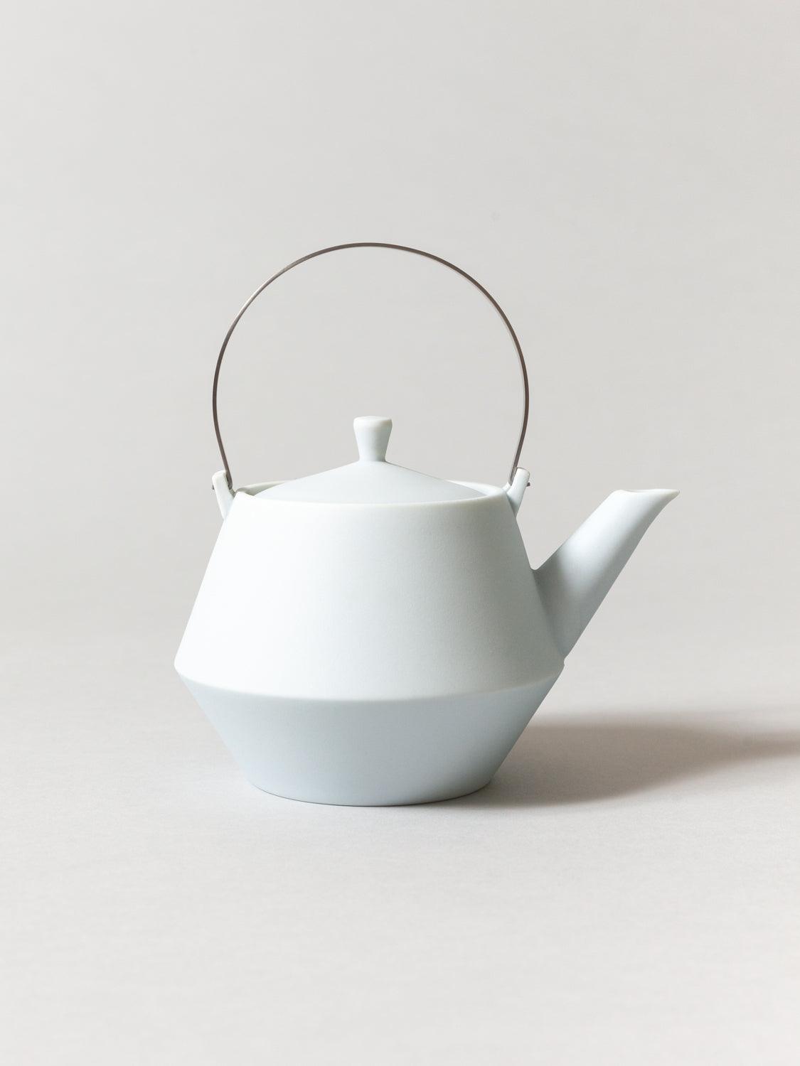 Premium Porcelain Teapot with Infuser - Elegant Tea Brewing Pot for Loose Leaf Tea, Perfect for Home, Office & Gift Giving | Ceramic Teapot for Herbal, Green & Black Tea