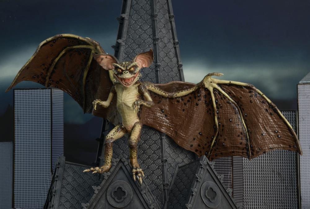 NECA Gremlins 2 Bat Gremlin Deluxe Action Figure - Collectible Movie Character Toy for Horror Fans & Pop Culture Enthusiasts | Perfect for Display, Gifts, and Halloween Decor