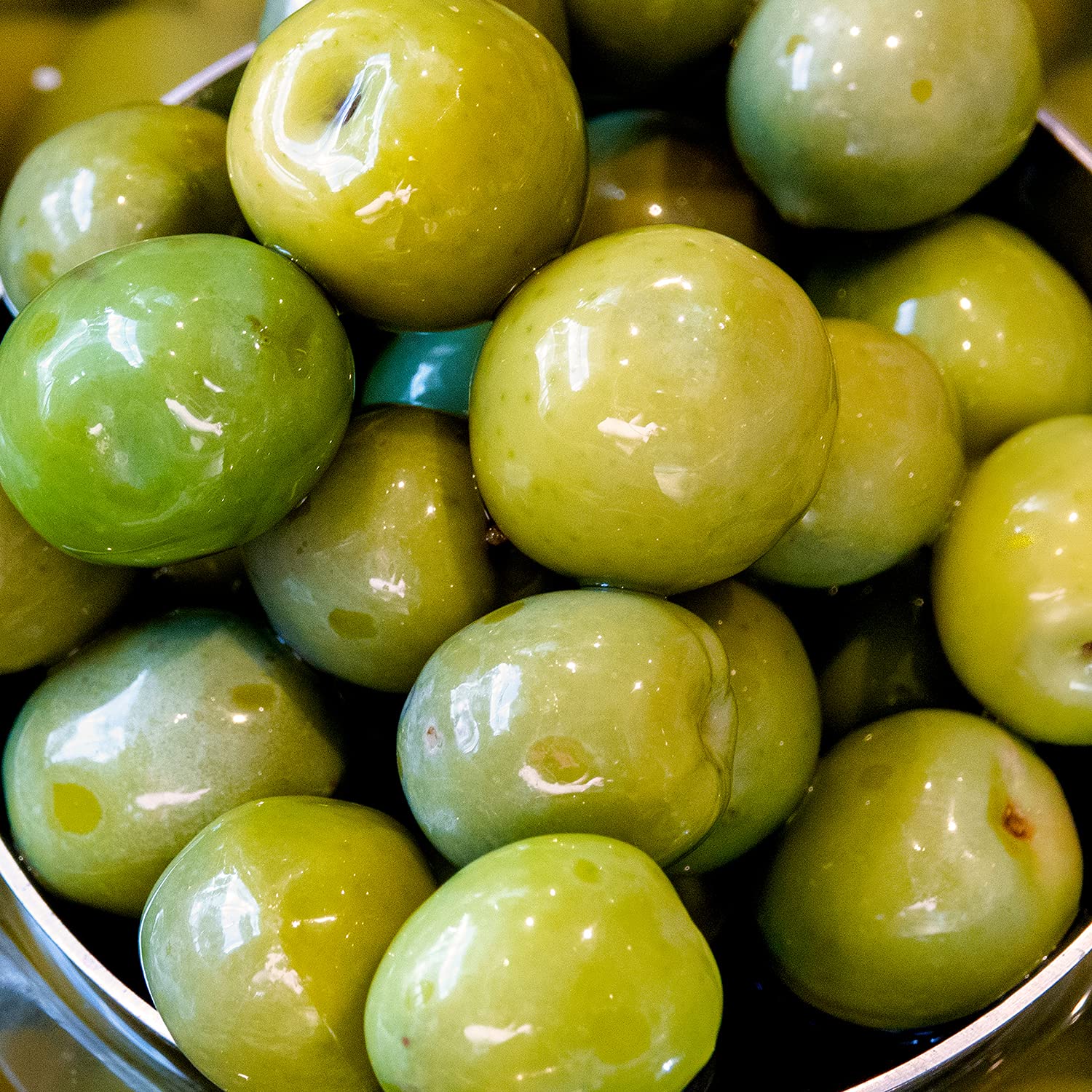Sanniti Whole Castelvetrano Olives - 20.5 Ounce Jar | Premium Italian Green Olives | Perfect for Salads, Charcuterie Boards & Mediterranean Recipes