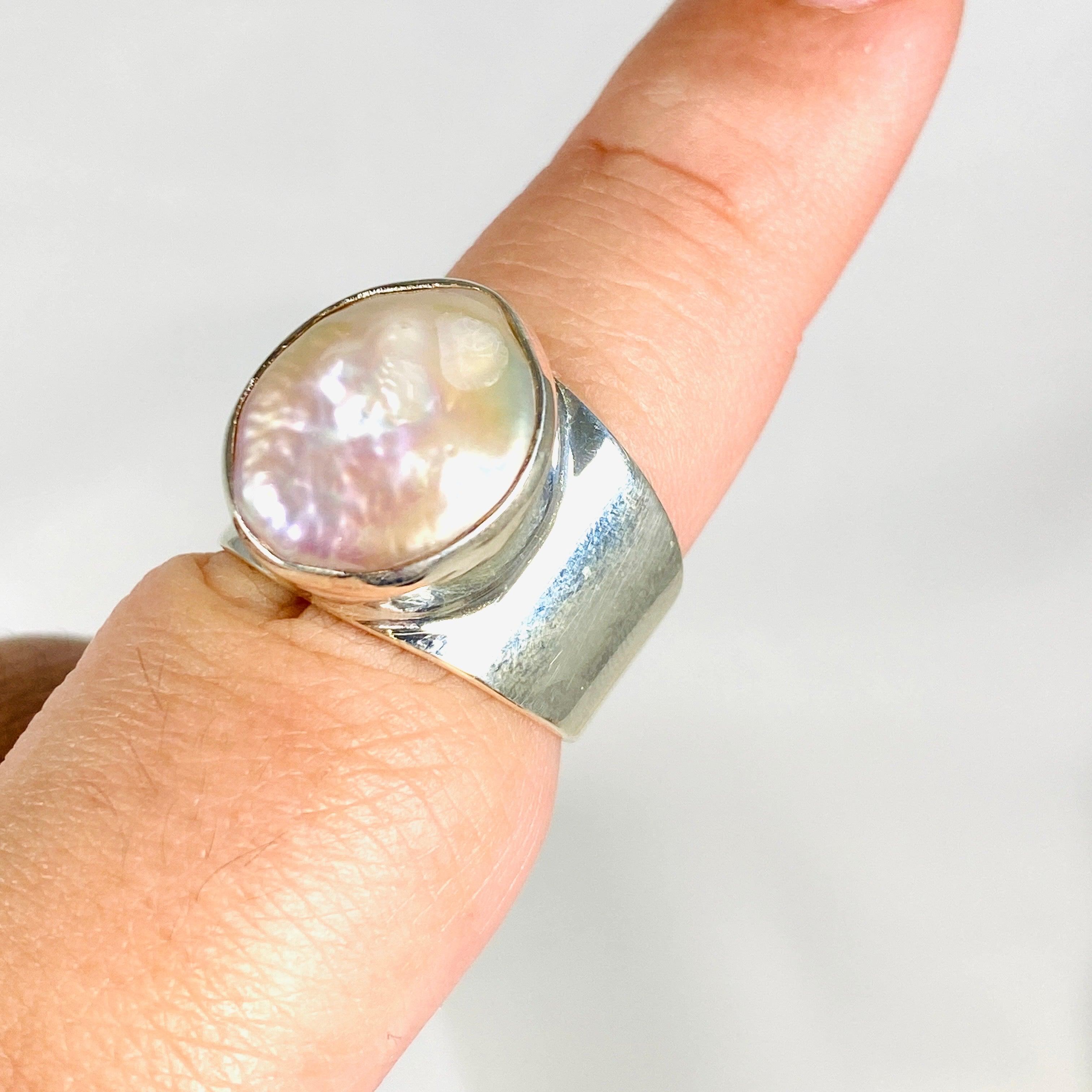 Pearl Round Ring with Thick Band - Size 9 - KRGJ2935 - Elegant Jewelry for Women, Perfect for Weddings, Parties & Special Occasions