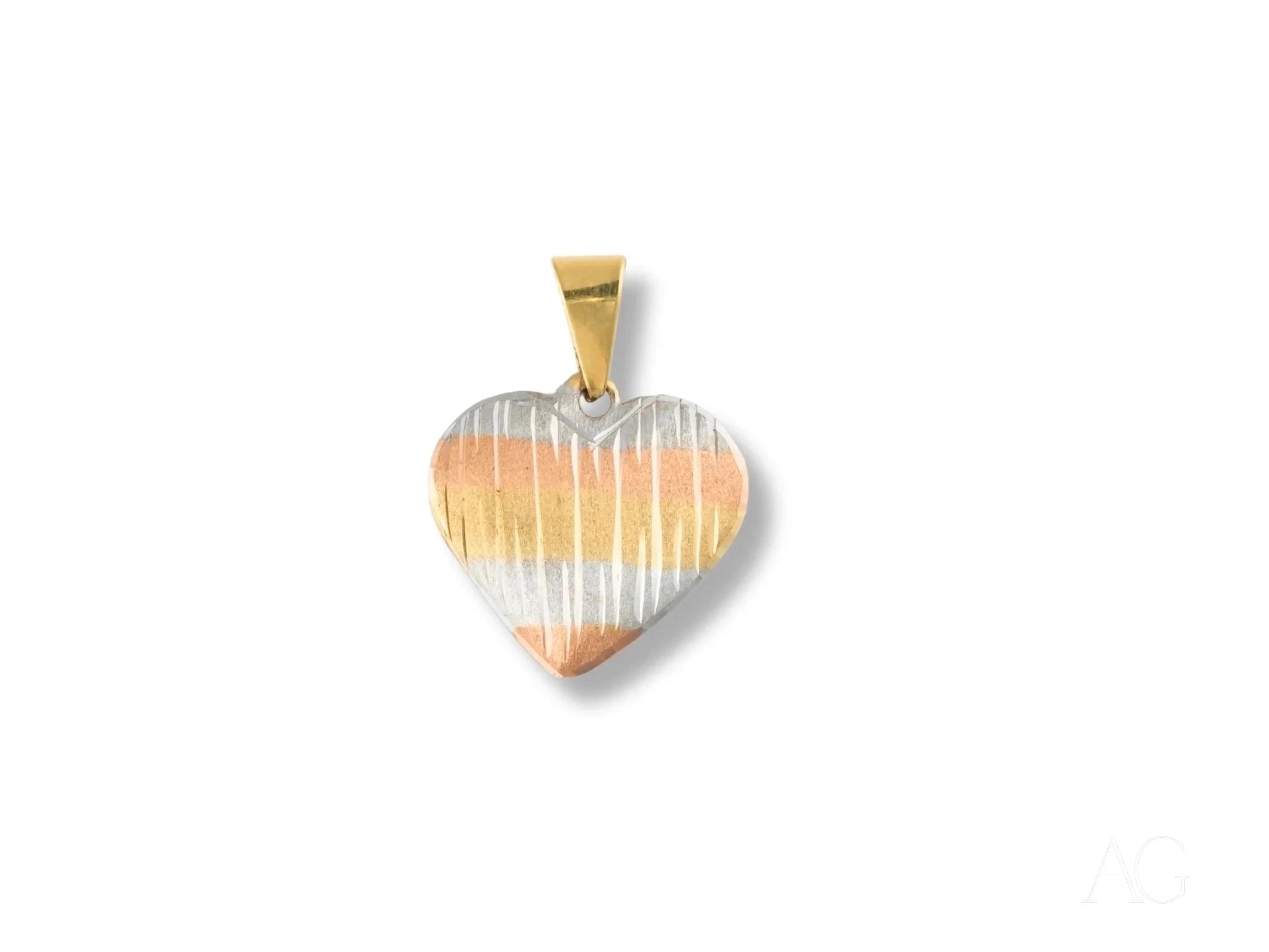Elegant Three-Tone Heart Pendant Necklace - Perfect for Valentine's Day Gifts, Anniversary Presents & Romantic Occasions