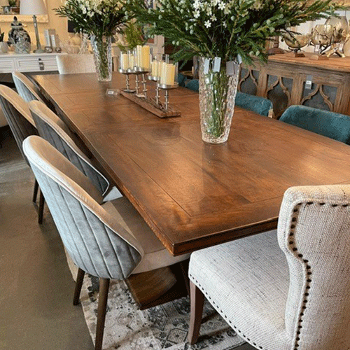 Columbia Extendable Dining Table - 7ft/8.5ft/10ft (2.1m/2.6m/3.1m) - Solid Wood Expandable Table for Large Families & Entertaining - Perfect for Dining Rooms, Kitchens & Open Concept Spaces