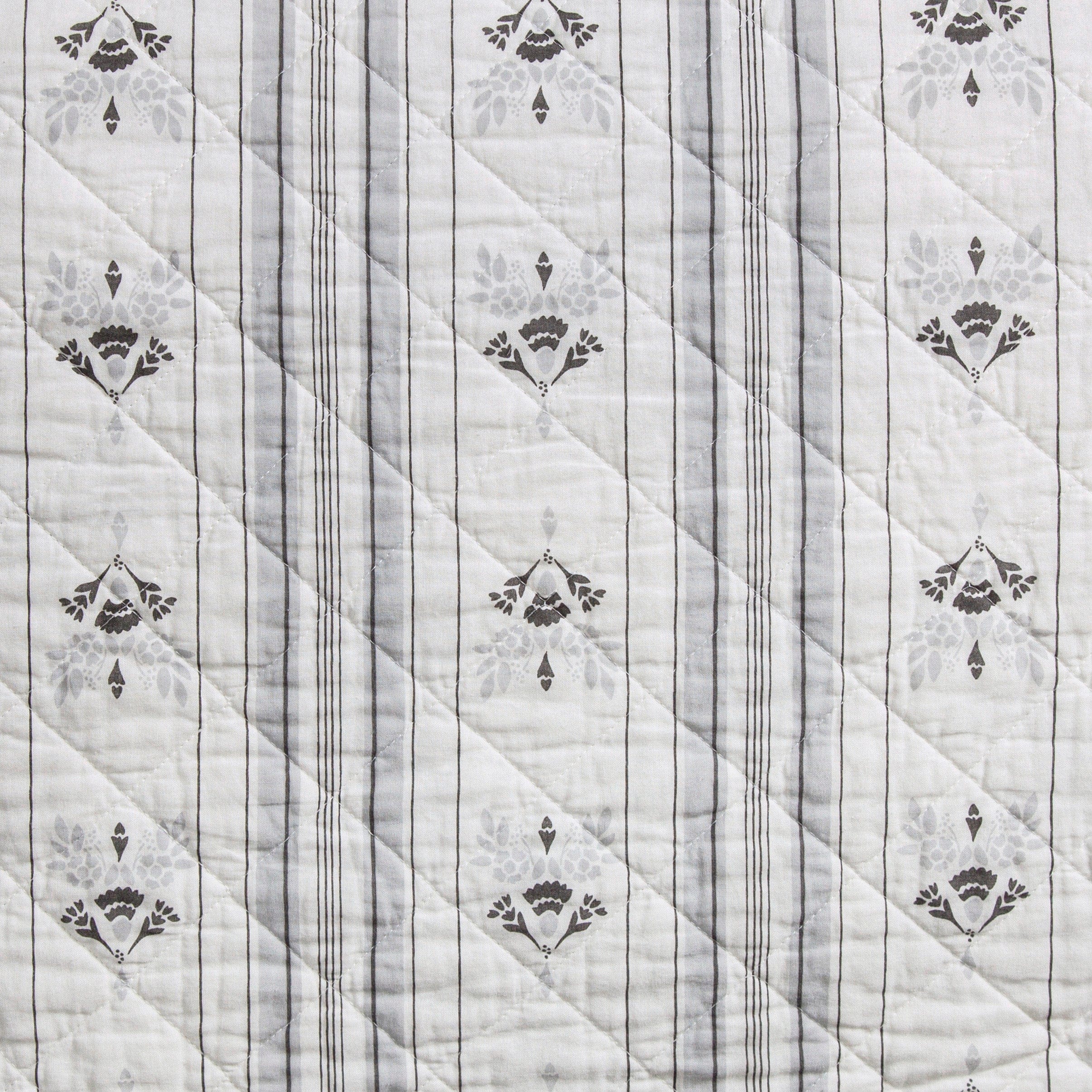 Reversible Patchwork Prairie Quilt Set - Queen Size Bedding for Farmhouse & Boho Decor - Cozy & Stylish for All Seasons