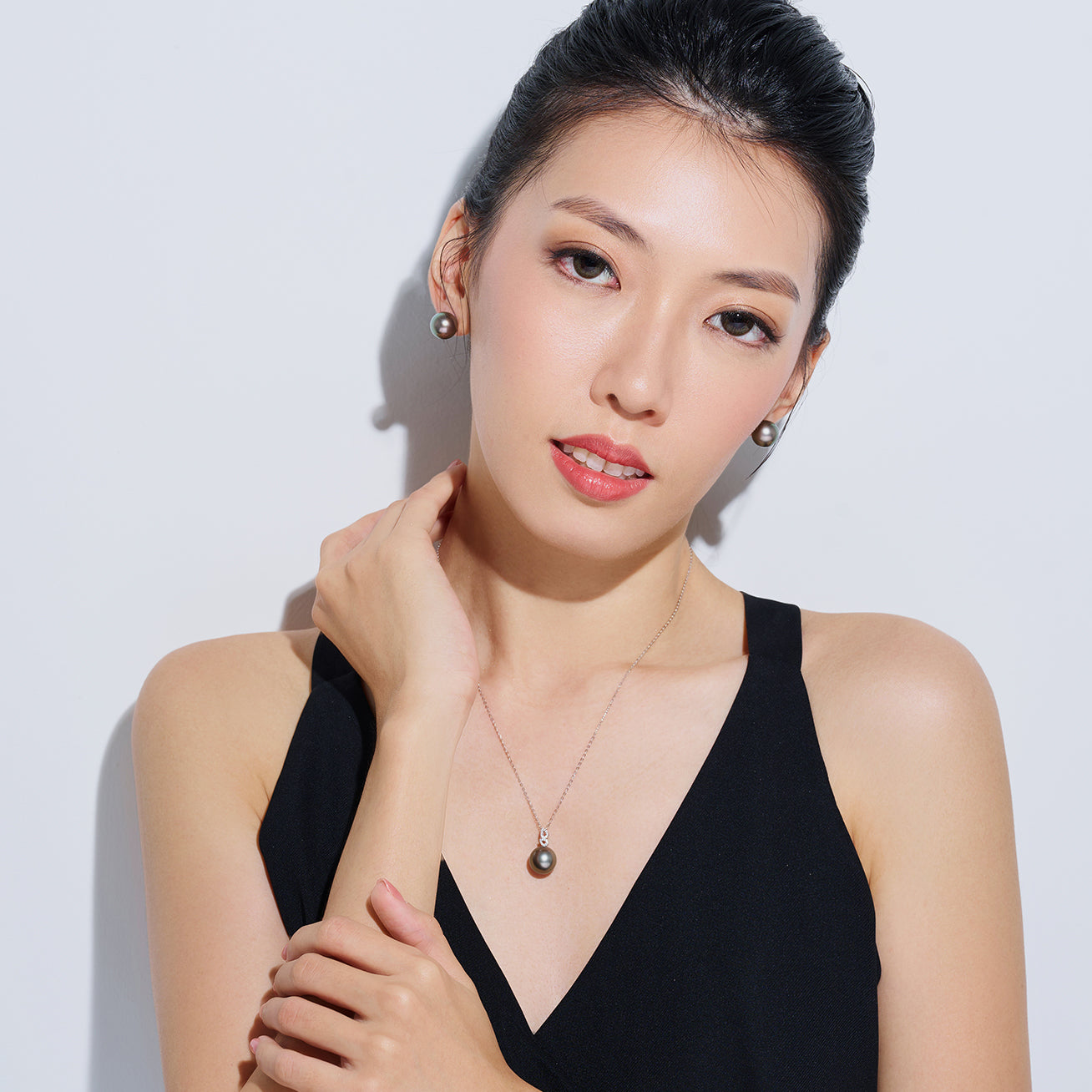 18K Solid Gold Tahitian Pearl Necklace for Women - Genuine Saltwater Cultured Pearl Jewelry - Elegant Gift for Wedding, Anniversary & Special Occasions