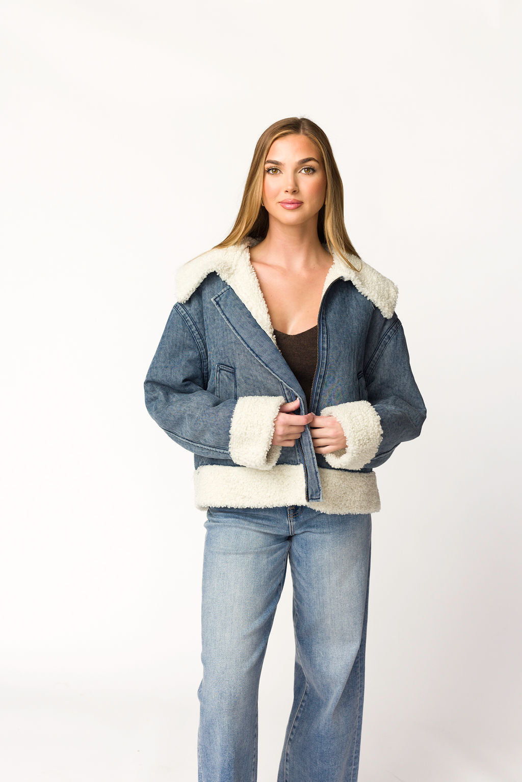 Caitlyn Sherpa & Denim Jacket for Women - Cozy Fleece Lined Winter Jacket with Stylish Distressed Denim - Perfect for Outdoor Adventures & Casual Streetwear
