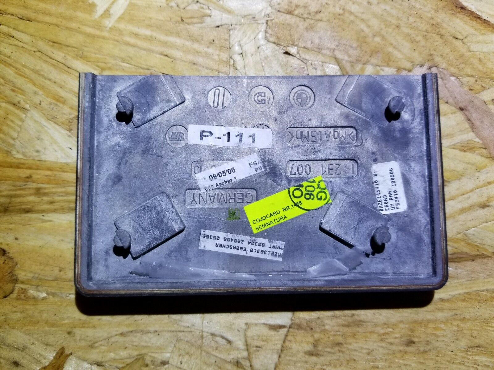 04 05 06 07 BMW 530xi E60 Front Ash Tray Lid Cover Trim OEM Replacement Part - Perfect for Interior Repair & Restoration Projects