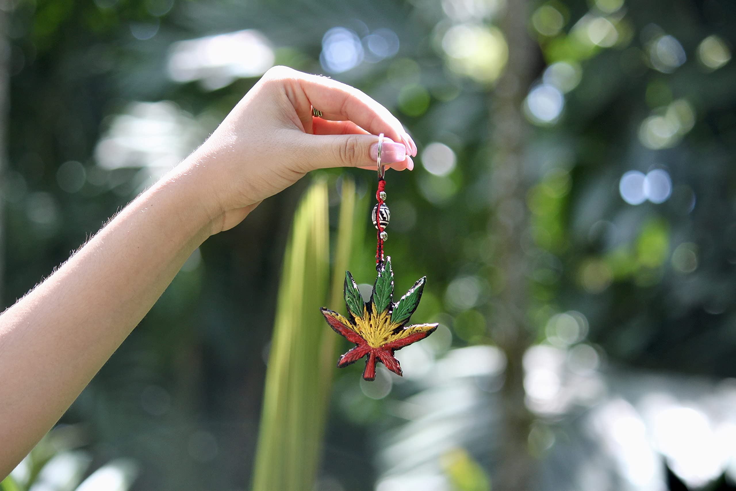 3D Pot Leaf Hemp Keychain with Macramé & Metal Ring - Handmade Boho Style Car Keys & Bag Accessories - Perfect for Hippie Gifts, Festival Fashion & Everyday Carry