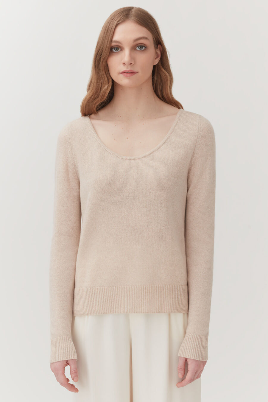 Premium Single Origin Cashmere Scoop Neck Sweater for Women - Soft & Luxurious Winter Pullover - Perfect for Office, Date Night & Holiday Gatherings
