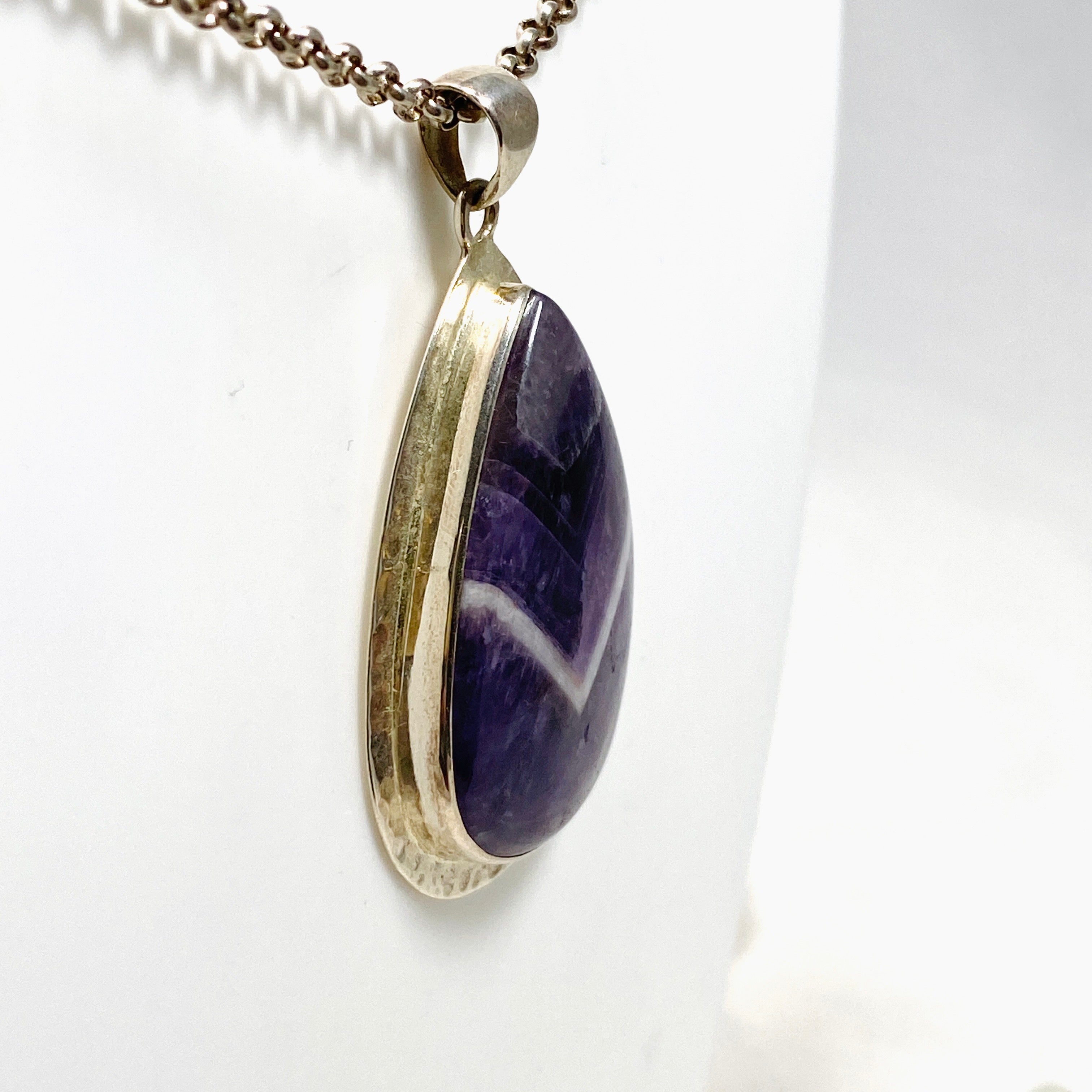 Chevron Amethyst Teardrop Pendant Necklace KPGJ2938 - Elegant Jewelry Gift for Women, Perfect for Parties & Special Occasions