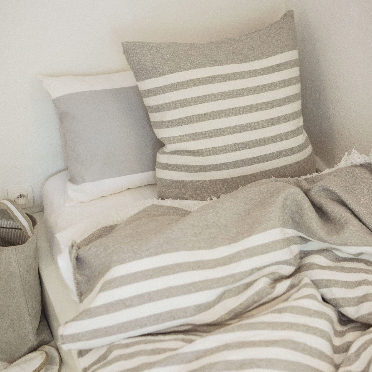 Camille Throw Blanket - Soft & Cozy Knit Throw for Couch, Bed, and Sofa - Perfect for Relaxing, Lounging, and Home Decor