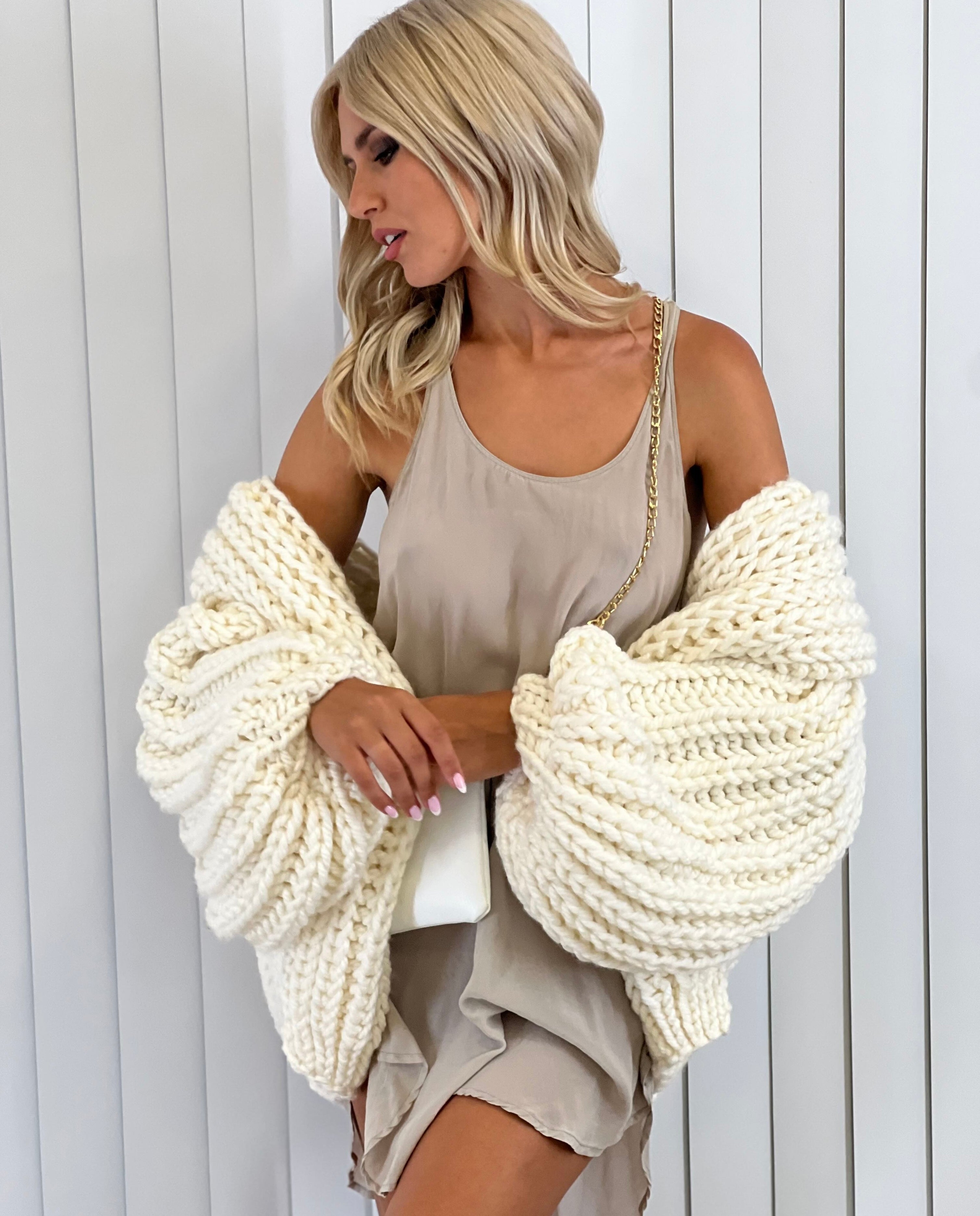 Stylish Hooded Chunky Cardigan for Women - Cozy Oversized Knit Sweater | Perfect for Fall, Winter & Casual Outfits