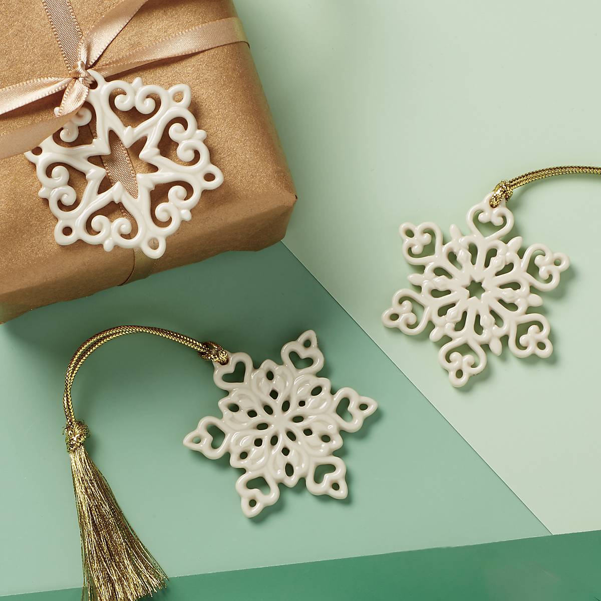 Mini Snowflake 3-Piece Ornament Set - Christmas Tree Decorations for Holiday Home Decor & Winter Wedding Party Decorations