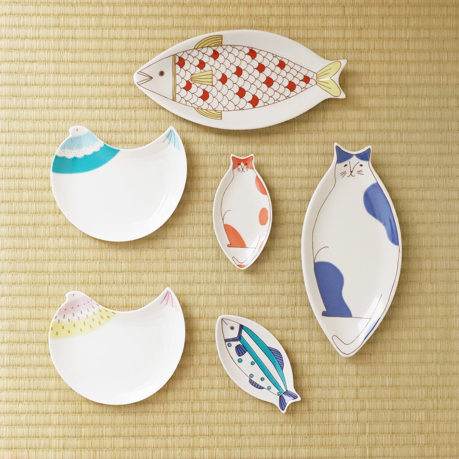 Harekutani Porcelain Bird Plate - Hand-Painted Decorative Dish for Home Decor, Gift, and Table Setting | Elegant Japanese Ceramic Plate for Dining, Wall Display, and Collectibles