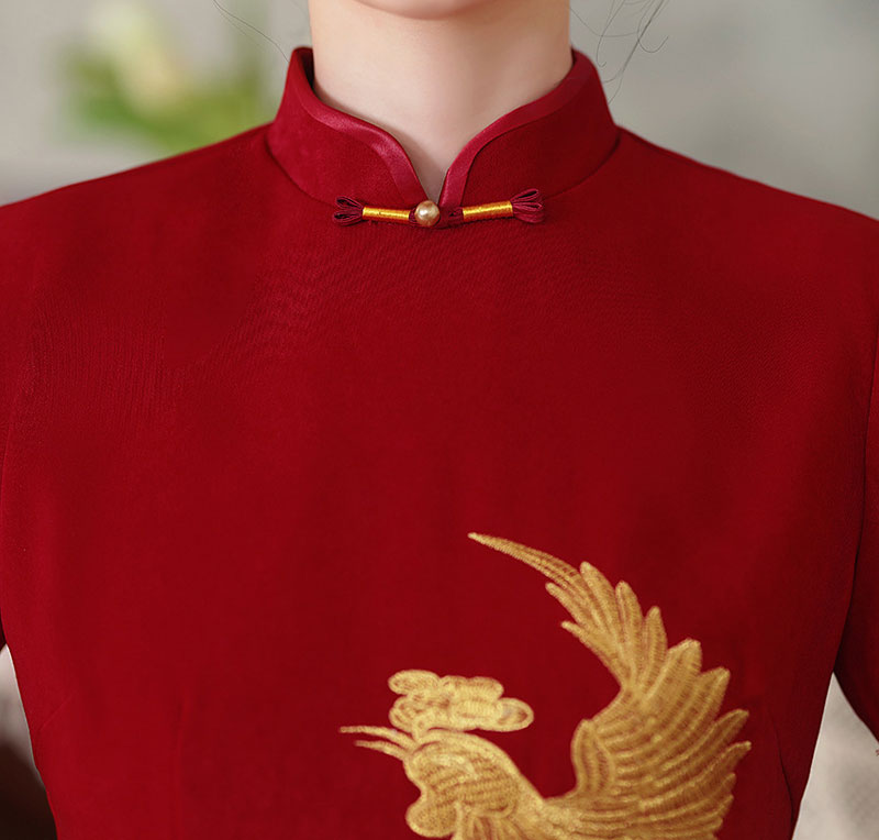 Elegant Red Embroidered Phoenix Wedding Cheongsam Qipao Dress - Traditional Chinese Bridal Gown for Wedding Ceremony & Special Occasions
