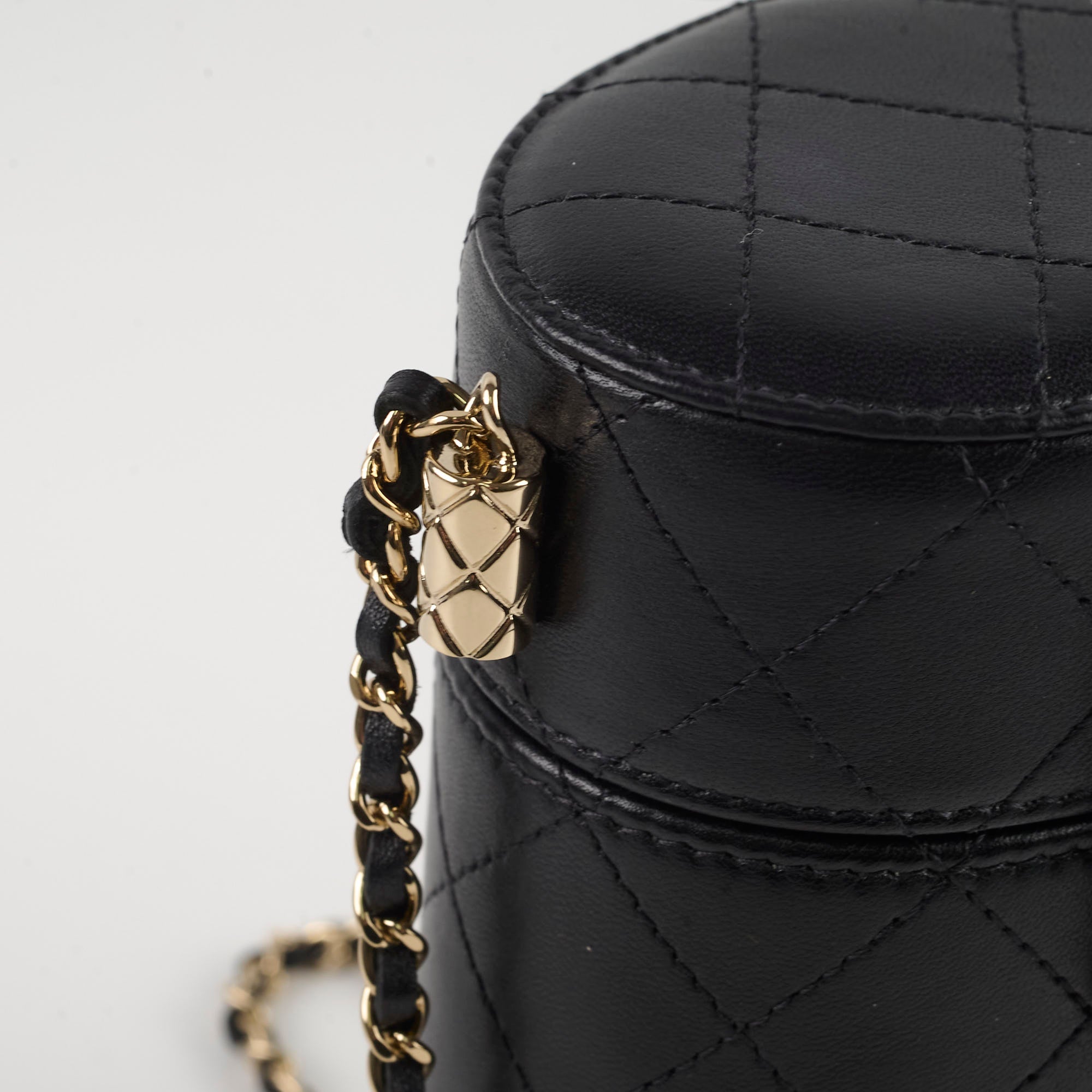 Chanel Round Vanity Case with Mirror 31 Series - Luxury Cosmetic Bag for Women | Perfect for Travel, Makeup Storage & Gift Giving